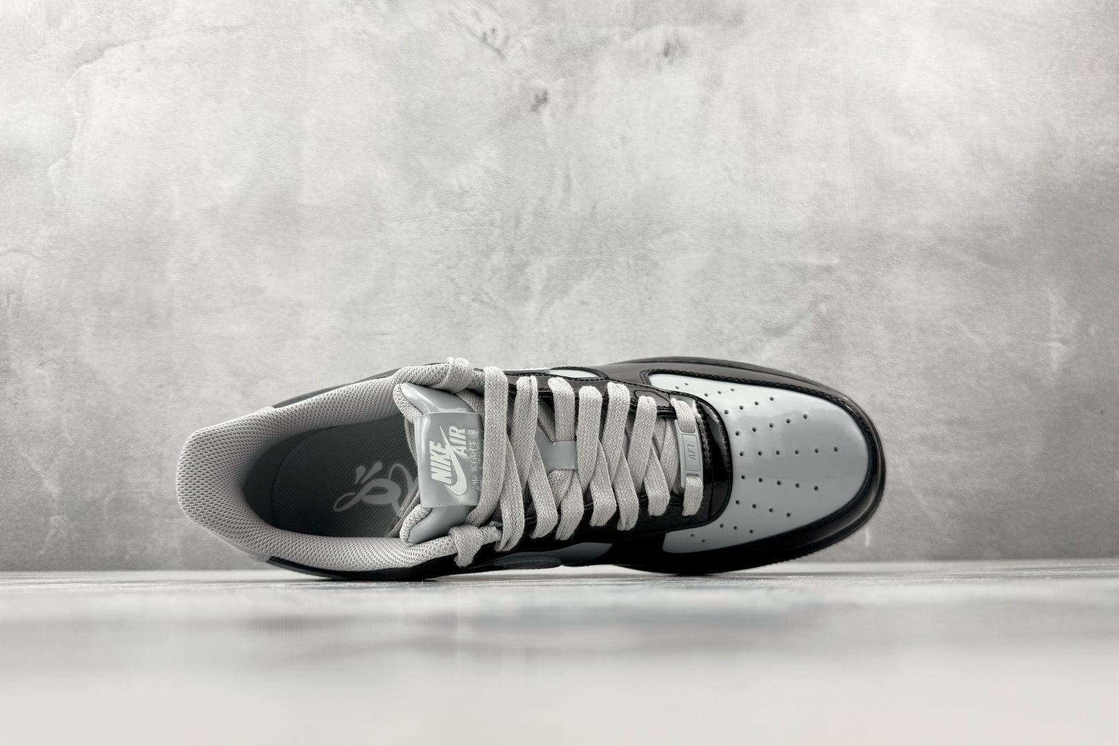 顶级完美复刻 Nike × Central Cee Air Force 1 '07 黑白灰 IO9974-010-Top High Quatity Cheap Sneakers Fashion Clothing Clothes Bags handbags Shoes of all Brand wholesale With The best Quality And Beautiful Price from China Factory Chinese suppliers wholesaler seller 顶级完美复刻 Nike × Central Cee Air Force 1 '07 黑白灰 IO9974-010