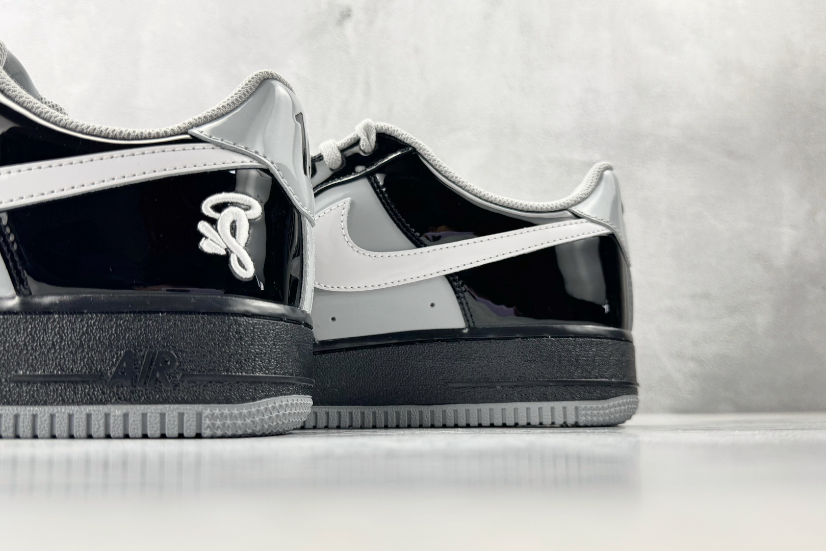 顶级完美复刻 Nike × Central Cee Air Force 1 '07 黑白灰 IO9974-010-Top High Quatity Cheap Sneakers Fashion Clothing Clothes Bags handbags Shoes of all Brand wholesale With The best Quality And Beautiful Price from China Factory Chinese suppliers wholesaler seller 顶级完美复刻 Nike × Central Cee Air Force 1 '07 黑白灰 IO9974-010
