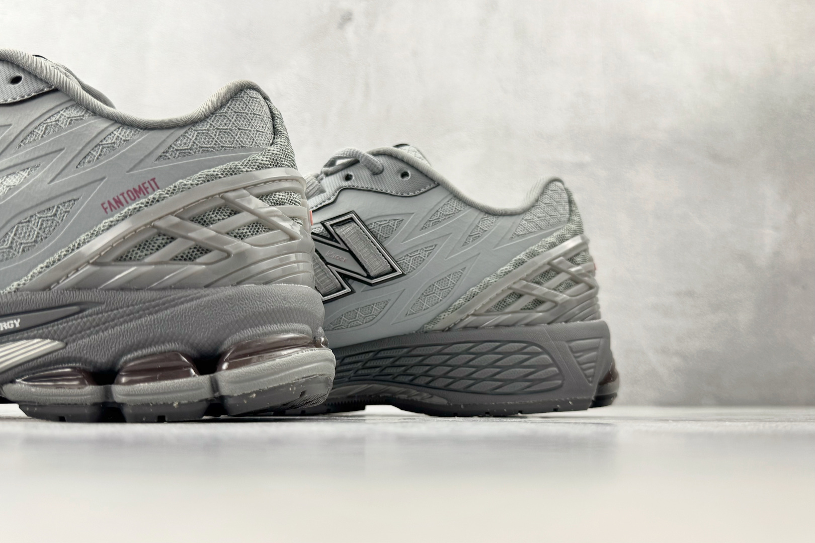 纯原出品 New Balance 1906 灰色 U190656T-Top High Quatity Cheap Sneakers Fashion Clothing Clothes Bags handbags Shoes of all Brand wholesale With The best Quality And Beautiful Price from China Factory Chinese suppliers wholesaler seller 纯原出品 New Balance 1906 灰色 U190656T