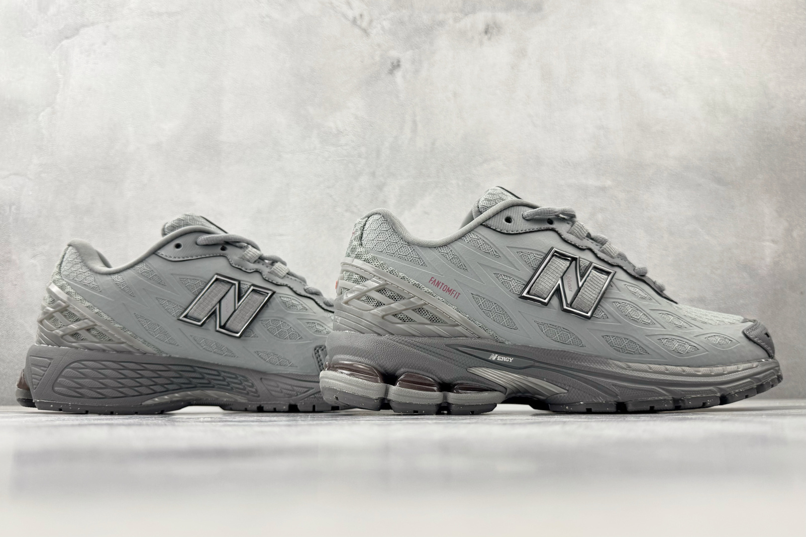 纯原出品 New Balance 1906 灰色 U190656T-Top High Quatity Cheap Sneakers Fashion Clothing Clothes Bags handbags Shoes of all Brand wholesale With The best Quality And Beautiful Price from China Factory Chinese suppliers wholesaler seller 纯原出品 New Balance 1906 灰色 U190656T