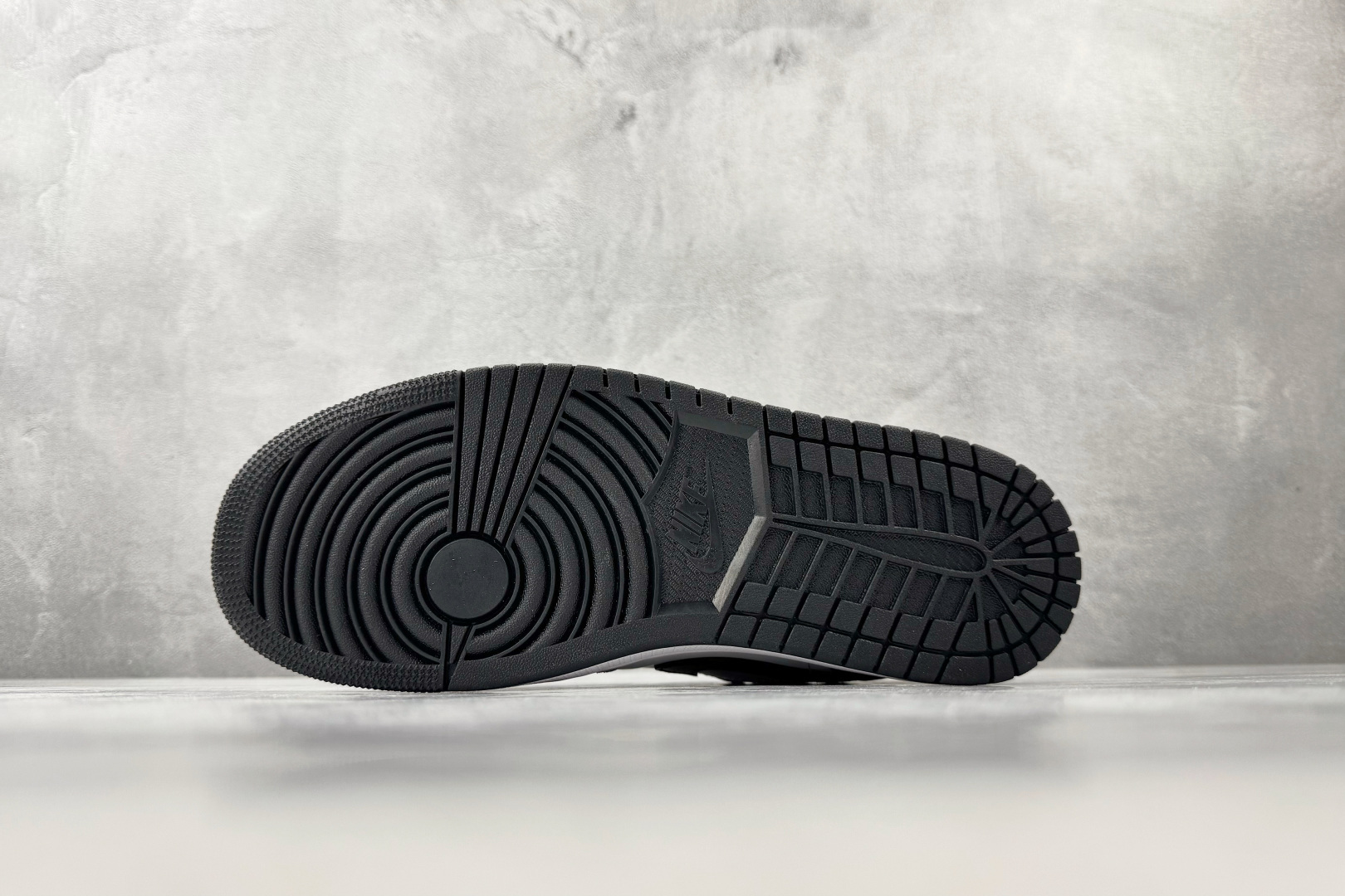 Jordan Air Jordan 1 白黑 553558-045