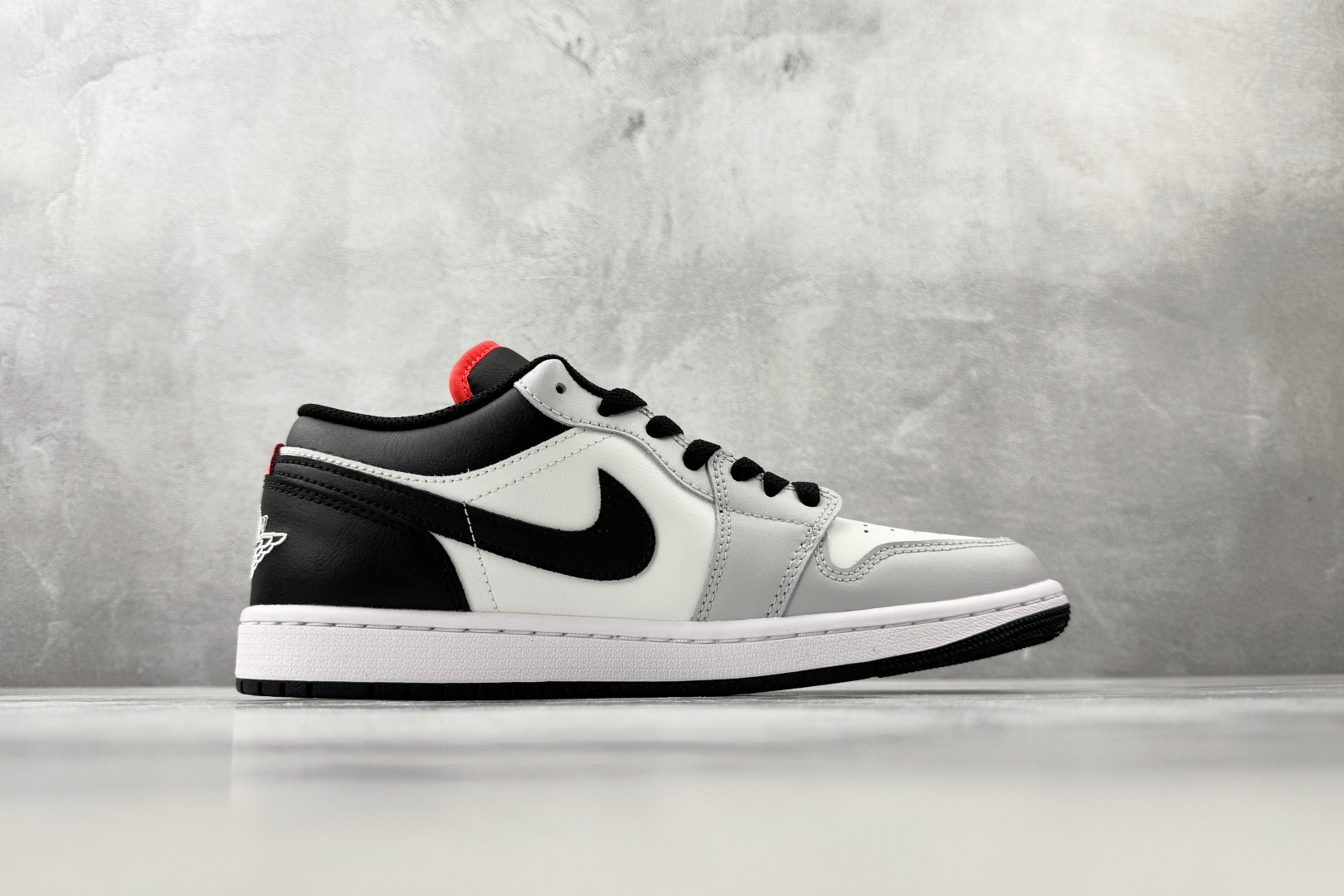 Jordan Air Jordan 1 白黑 553558-045