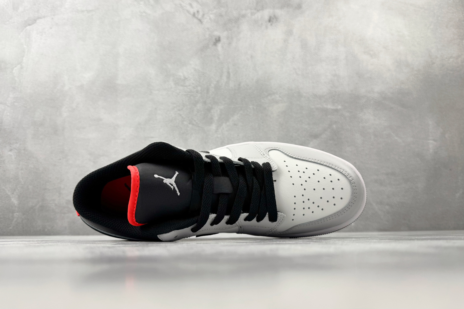 Jordan Air Jordan 1 白黑 553558-045