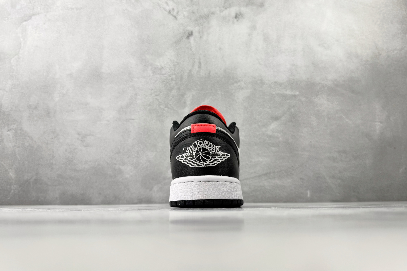 Jordan Air Jordan 1 白黑 553558-045