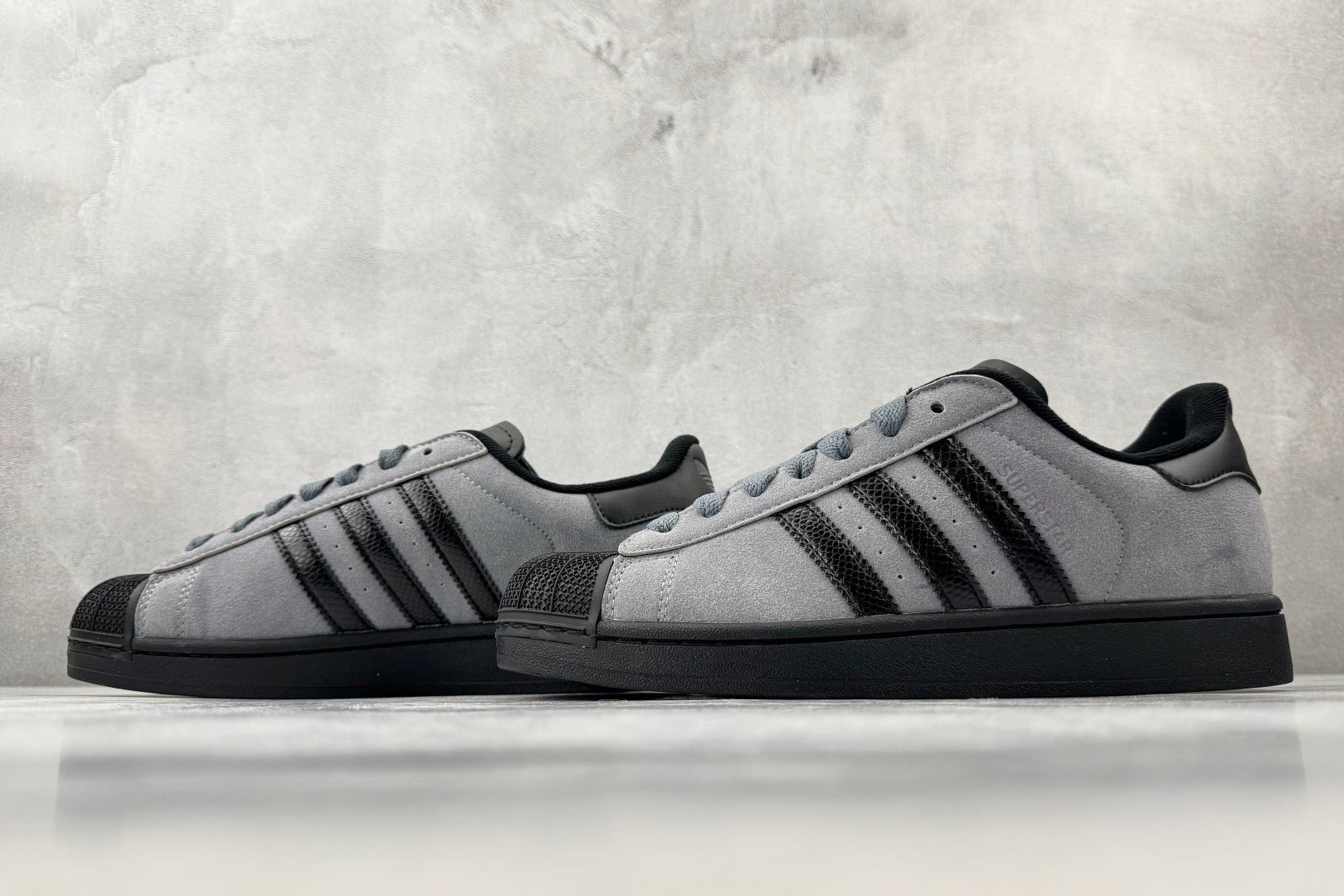 平台专供 adidas originals Superstar 2 灰黑色 JH7697-Top High Quatity Cheap Sneakers Fashion Clothing Clothes Bags handbags Shoes of all Brand wholesale With The best Quality And Beautiful Price from China Factory Chinese suppliers wholesaler seller 平台专供 adidas originals Superstar 2 灰黑色 JH7697