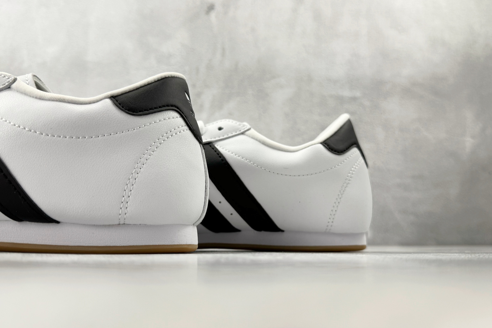 GOD 神版 adidas originals Taekwondo 白黑色货号：JS1194尺码：36 