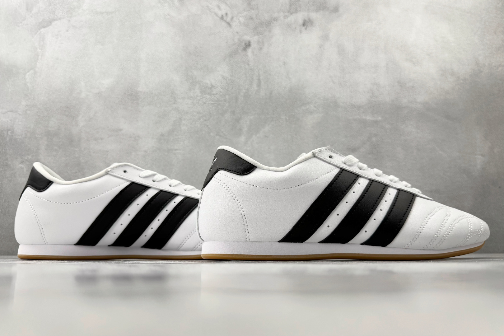 GOD 神版 adidas originals Taekwondo 白黑色货号：JS1194尺码：36 