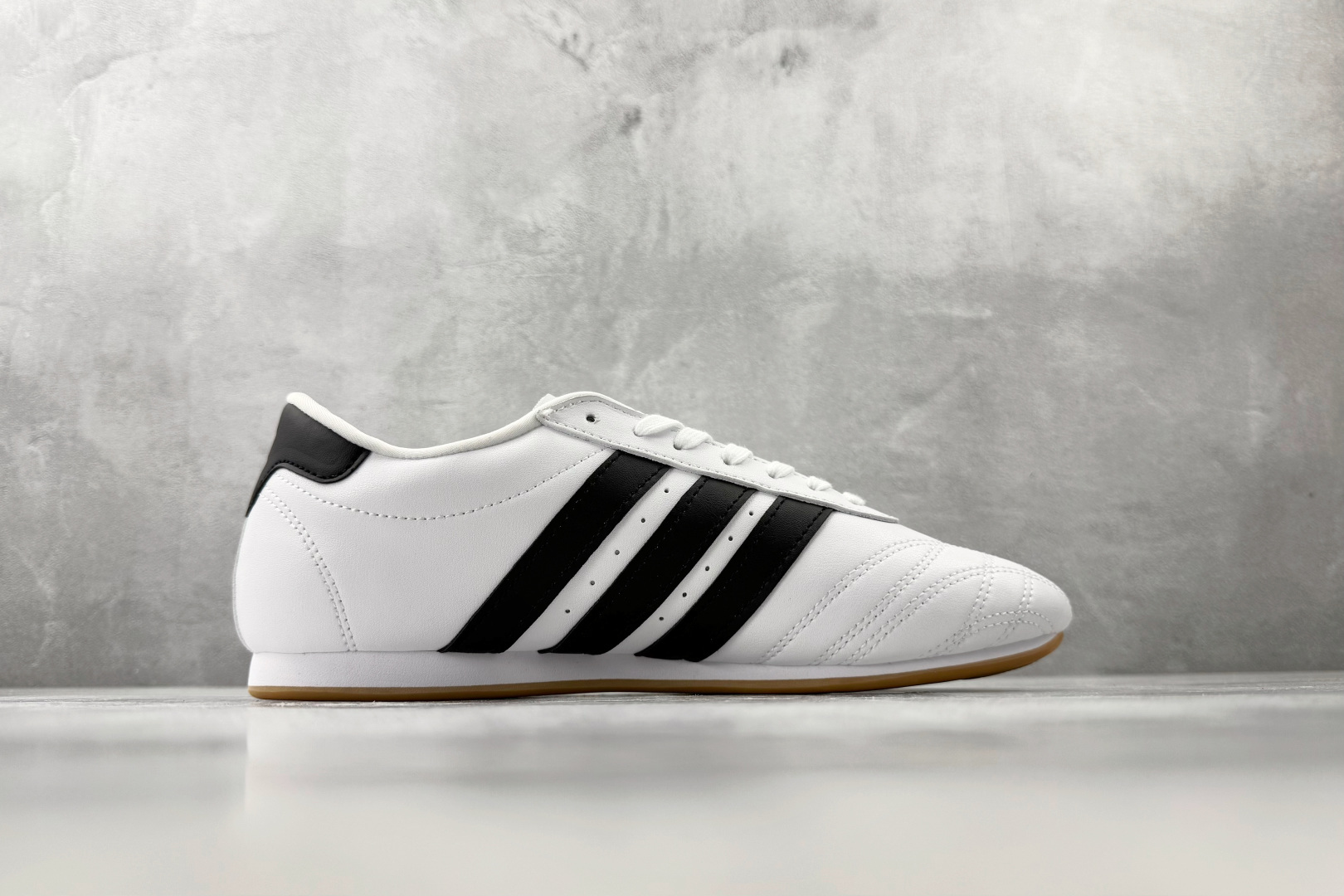 GOD 神版 adidas originals Taekwondo 白黑色货号：JS1194尺码：36 