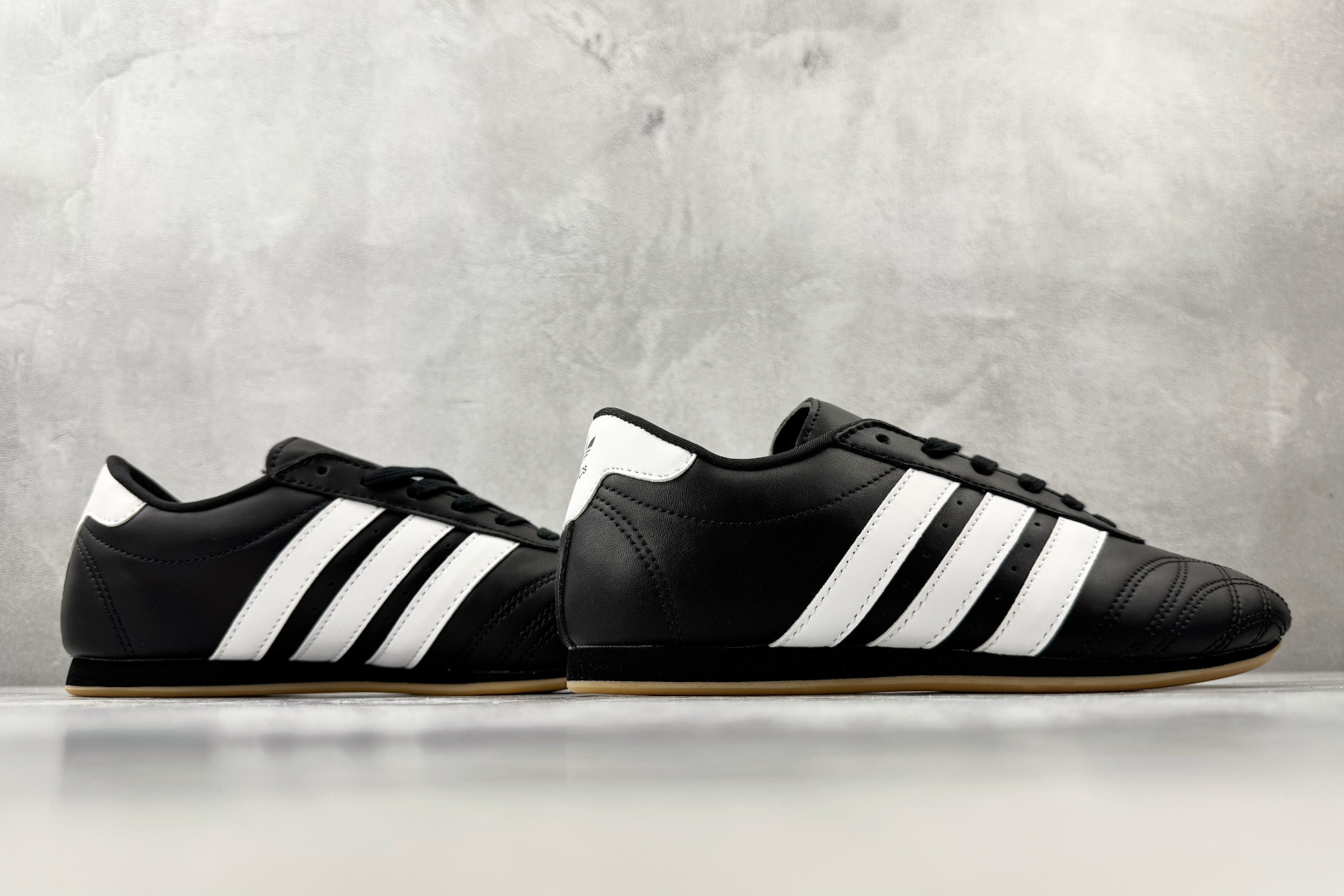GOD 神版 adidas originals Taekwondo 黑白色货号：JS1193尺码：36 
