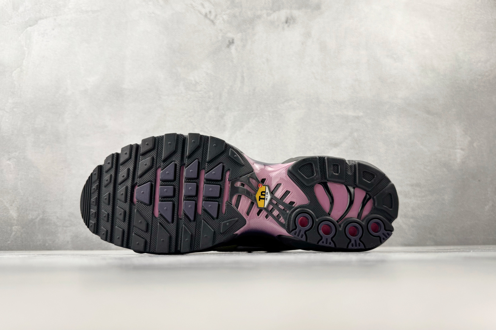 Nike Air Max Plus 黑紫 DZ3670-006