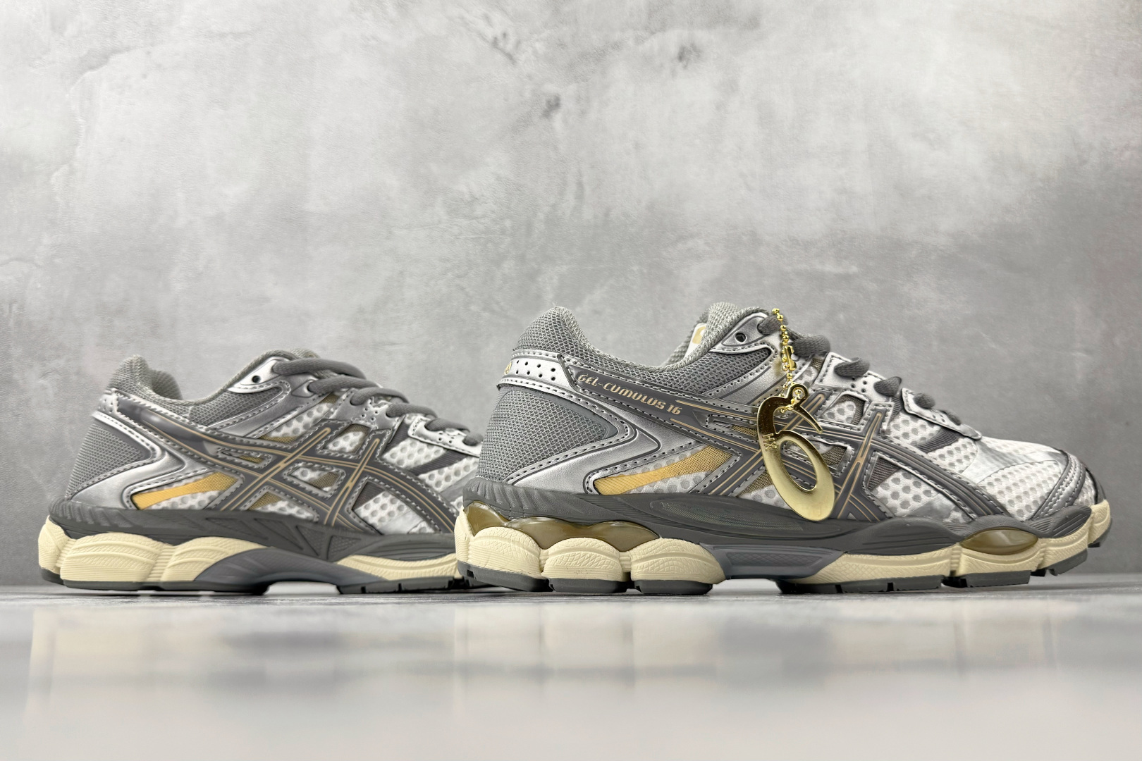 ASICS Gel-Cumulus 16 灰色 1203A733-101-Top High Quatity Cheap Sneakers Fashion Clothing Clothes Bags handbags Shoes of all Brand wholesale With The best Quality And Beautiful Price from China Factory Chinese suppliers wholesaler seller ASICS Gel-Cumulus 16 灰色 1203A733-101