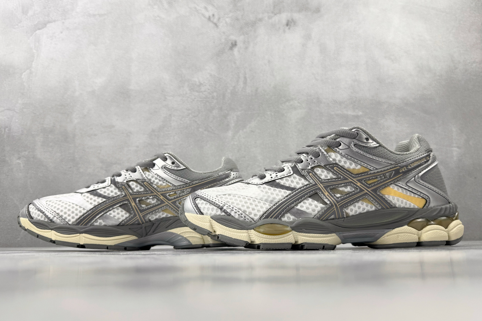 ASICS Gel-Cumulus 16 灰色 1203A733-101-Top High Quatity Cheap Sneakers Fashion Clothing Clothes Bags handbags Shoes of all Brand wholesale With The best Quality And Beautiful Price from China Factory Chinese suppliers wholesaler seller ASICS Gel-Cumulus 16 灰色 1203A733-101