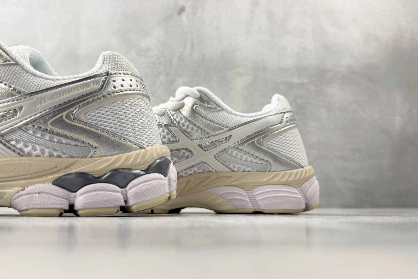ASICS Gel-Cumulus 16 灰绿 1203A733-Top High Quatity Cheap Sneakers Fashion Clothing Clothes Bags handbags Shoes of all Brand wholesale With The best Quality And Beautiful Price from China Factory Chinese suppliers wholesaler seller ASICS Gel-Cumulus 16 灰绿 1203A733