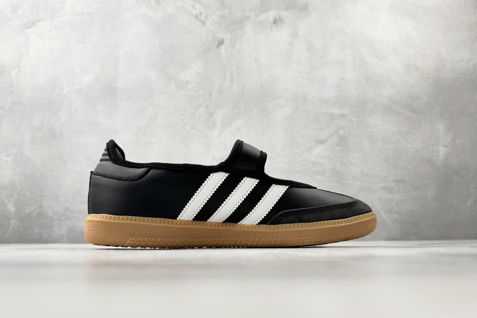 adidas originals Samba Jane 珍黑 JQ6445-Top High Quatity Cheap Sneakers Fashion Clothing Clothes Bags handbags Shoes of all Brand wholesale With The best Quality And Beautiful Price from China Factory Chinese suppliers wholesaler seller adidas originals Samba Jane 珍黑 JQ6445