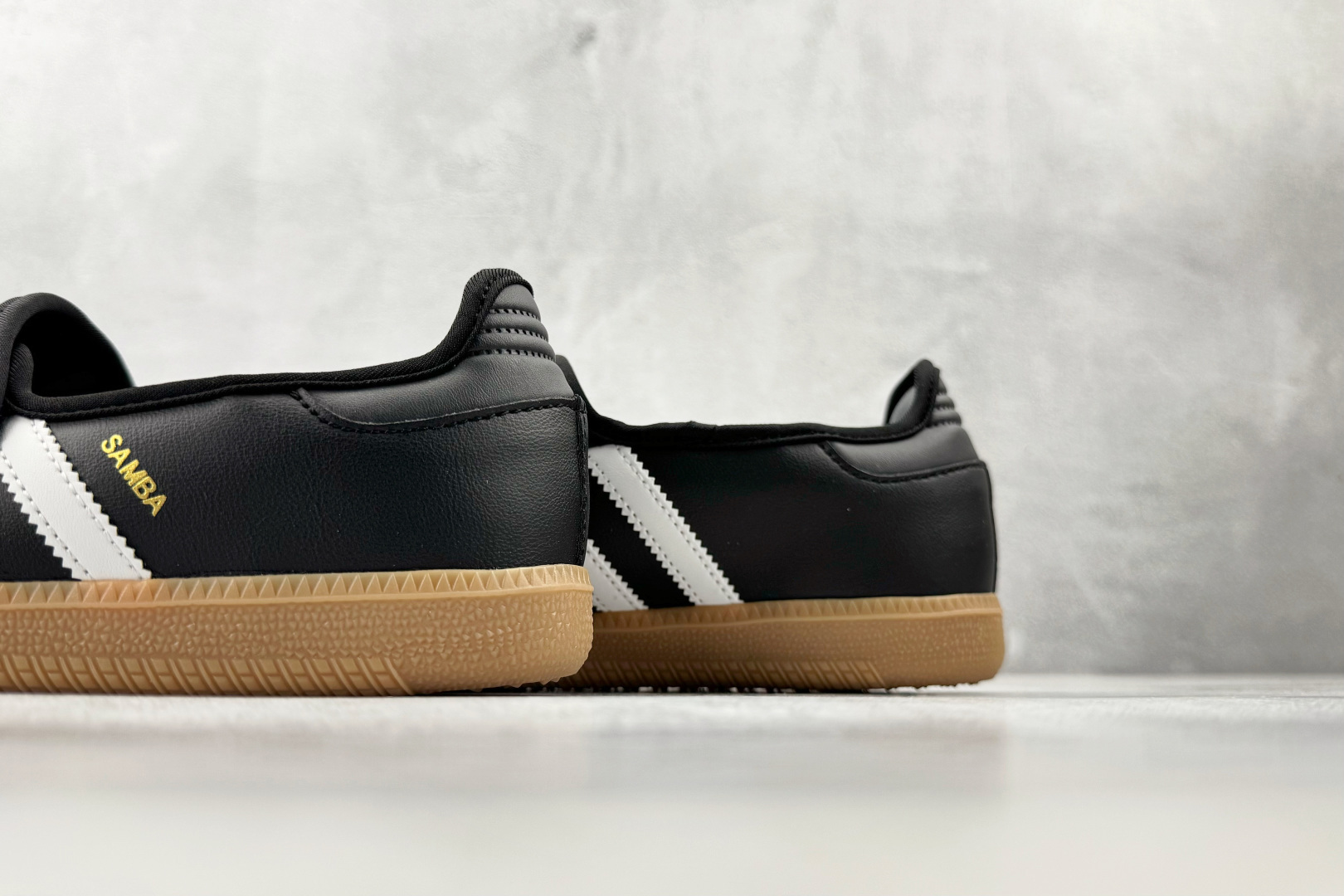 adidas originals Samba Jane 珍黑 JQ6445-Top High Quatity Cheap Sneakers Fashion Clothing Clothes Bags handbags Shoes of all Brand wholesale With The best Quality And Beautiful Price from China Factory Chinese suppliers wholesaler seller adidas originals Samba Jane 珍黑 JQ6445