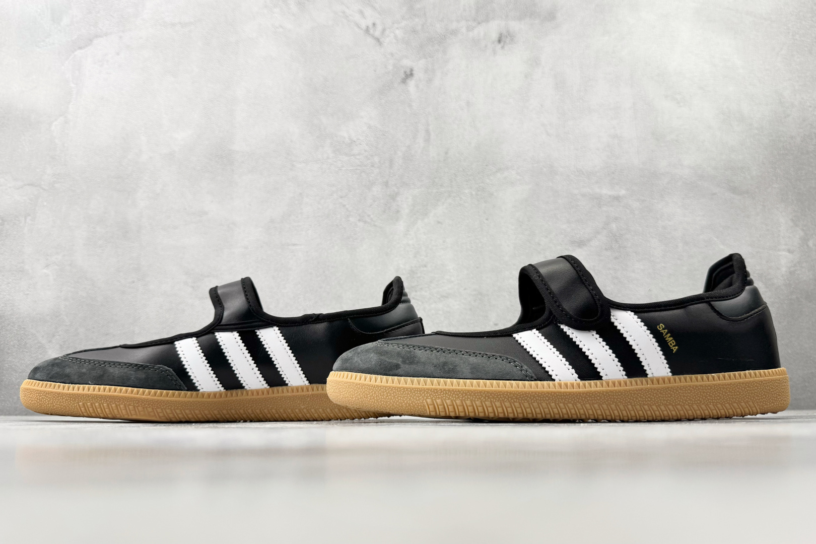 adidas originals Samba Jane 珍黑 JQ6445-Top High Quatity Cheap Sneakers Fashion Clothing Clothes Bags handbags Shoes of all Brand wholesale With The best Quality And Beautiful Price from China Factory Chinese suppliers wholesaler seller adidas originals Samba Jane 珍黑 JQ6445