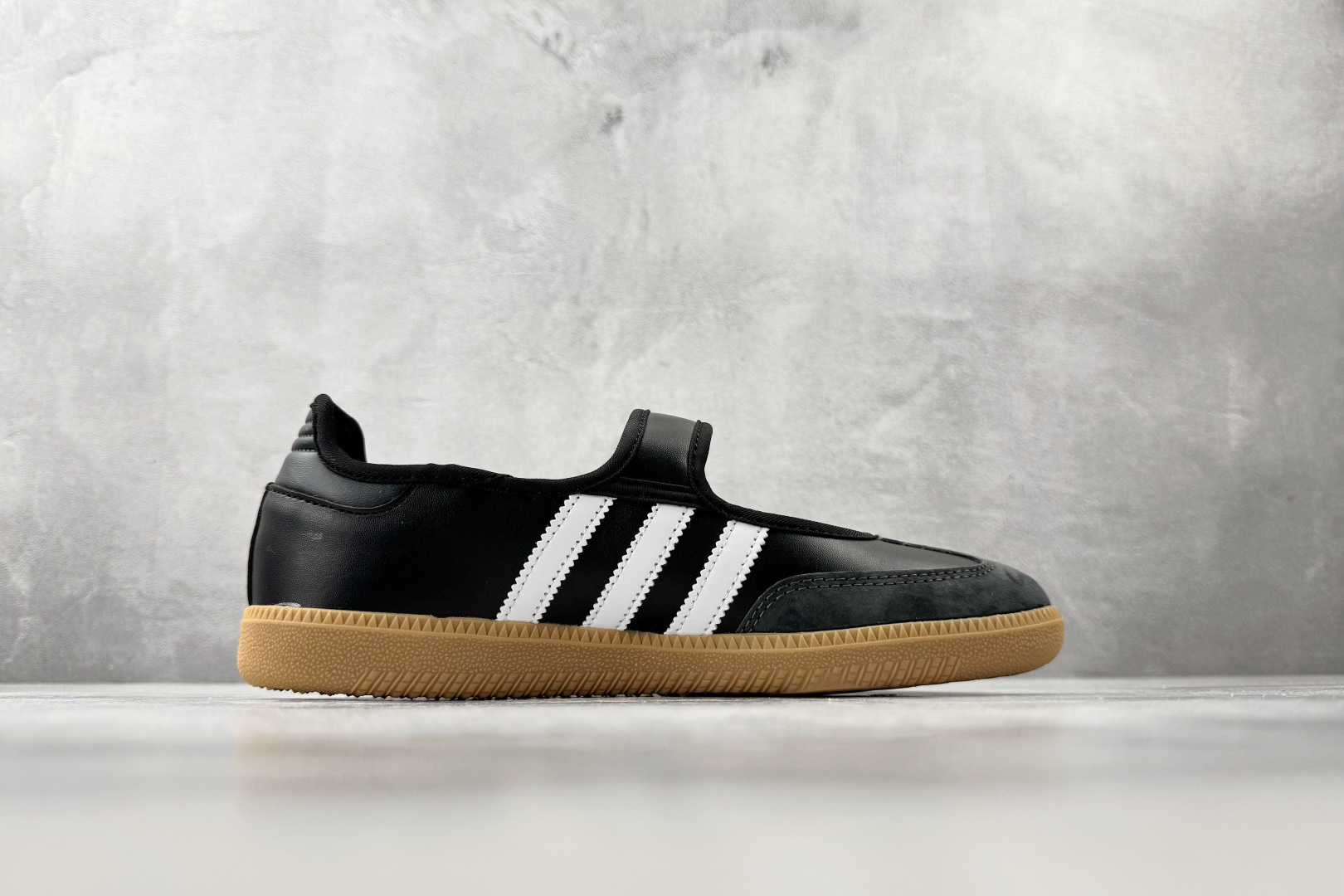 adidas originals Samba Jane 珍黑 JQ6445-Top High Quatity Cheap Sneakers Fashion Clothing Clothes Bags handbags Shoes of all Brand wholesale With The best Quality And Beautiful Price from China Factory Chinese suppliers wholesaler seller adidas originals Samba Jane 珍黑 JQ6445