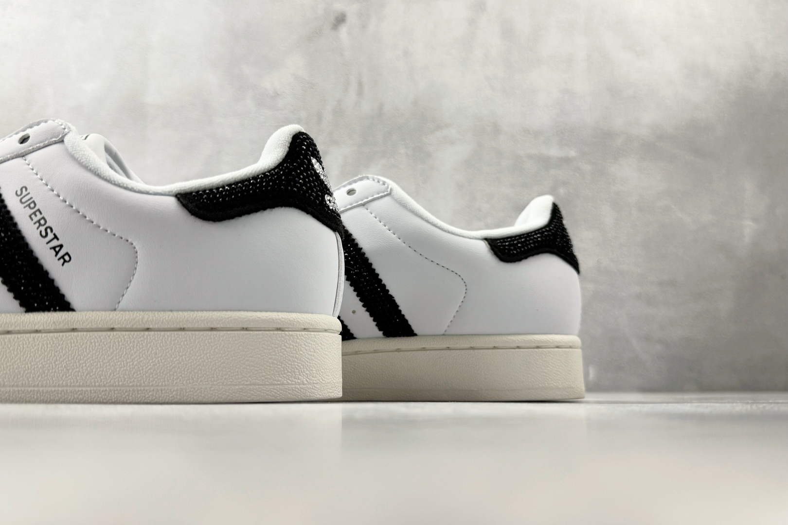 adidas originals Superstar 2 白色 HQ2285-Top High Quatity Cheap Sneakers Fashion Clothing Clothes Bags handbags Shoes of all Brand wholesale With The best Quality And Beautiful Price from China Factory Chinese suppliers wholesaler seller adidas originals Superstar 2 白色 HQ2285