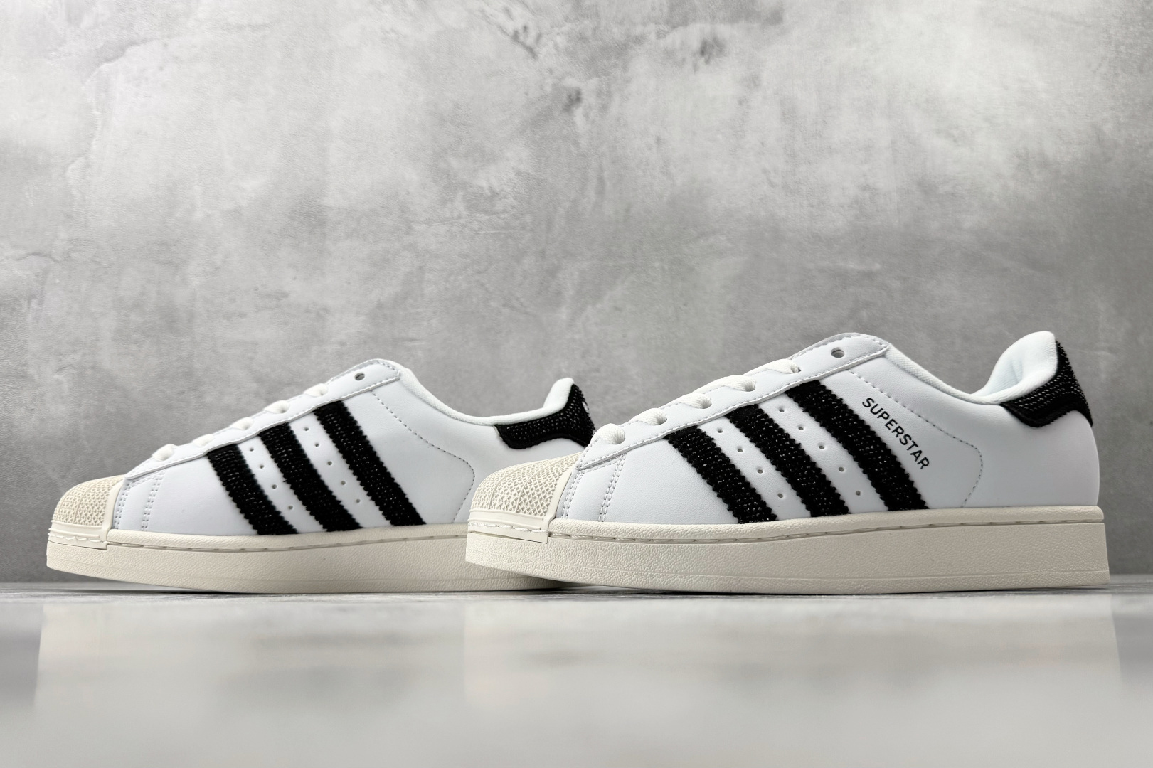 adidas originals Superstar 2 白色 HQ2285-Top High Quatity Cheap Sneakers Fashion Clothing Clothes Bags handbags Shoes of all Brand wholesale With The best Quality And Beautiful Price from China Factory Chinese suppliers wholesaler seller adidas originals Superstar 2 白色 HQ2285