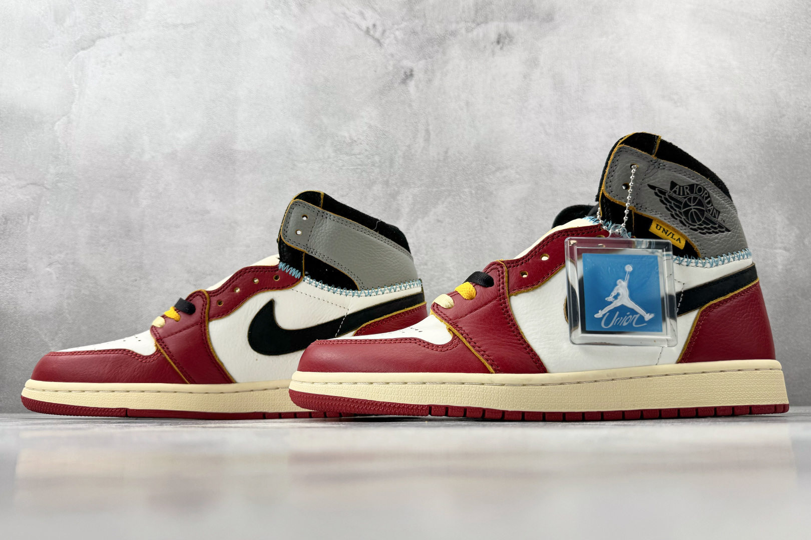平台爆款 Union x Jordan Air Jordan 1 白红灰 HV8563-600 尺码 35.5 36 36.5 37.5 38 38.5 39 40 40.5 41 42 42.5 43 44 44.5 45 46 46.5 47.5 48 48.5 编码 47-Top High Quatity Cheap Sneakers Fashion Clothing Clothes Bags handbags Shoes of all Brand wholesale With The best Quality And Beautiful Price from China Factory Chinese suppliers wholesaler seller 平台爆款 Union x Jordan Air Jordan 1 白红灰 HV8563-600 尺码 35.5 36 36.5 37.5 38 38.5 39 40 40.5 41 42 42.5 43 44 44.5 45 46 46.5 47.5 48 48.5 编码 47