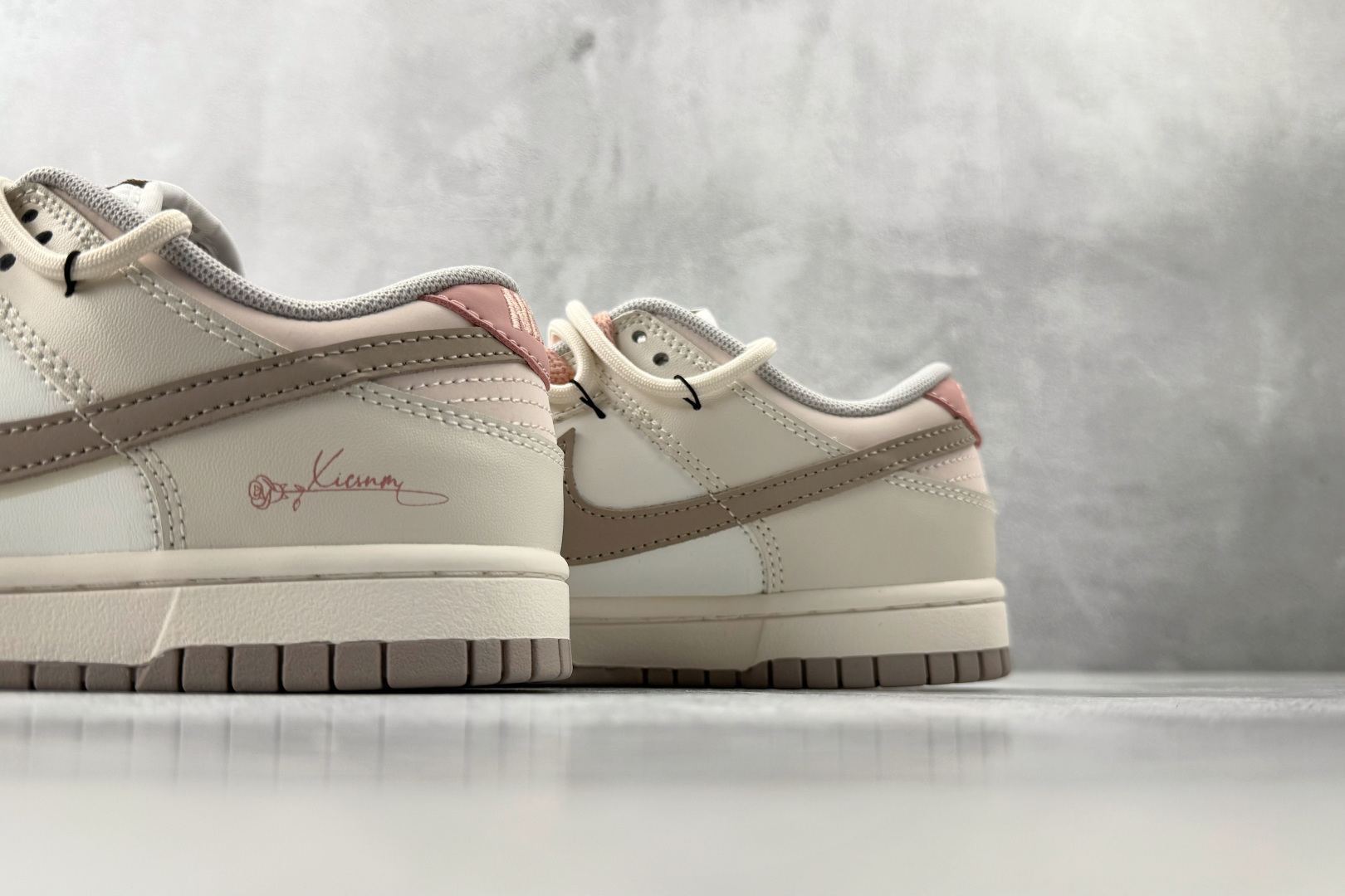 定制球鞋 Nike Dunk Low Retro 花屿玫瑰 米白粉 PG0510-057-Top High Quatity Cheap Sneakers Fashion Clothing Clothes Bags handbags Shoes of all Brand wholesale With The best Quality And Beautiful Price from China Factory Chinese suppliers wholesaler seller 定制球鞋 Nike Dunk Low Retro 花屿玫瑰 米白粉 PG0510-057