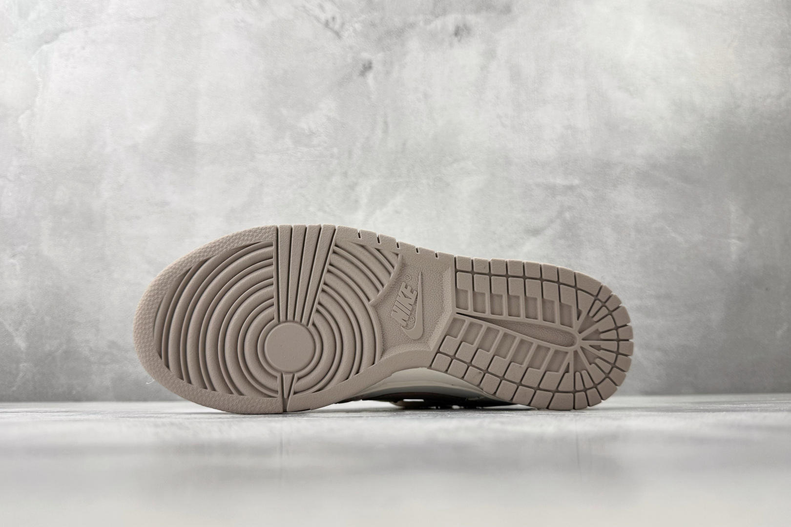 定制球鞋 Nike Dunk Low Retro 花屿玫瑰 米白粉 PG0510-057-Top High Quatity Cheap Sneakers Fashion Clothing Clothes Bags handbags Shoes of all Brand wholesale With The best Quality And Beautiful Price from China Factory Chinese suppliers wholesaler seller 定制球鞋 Nike Dunk Low Retro 花屿玫瑰 米白粉 PG0510-057