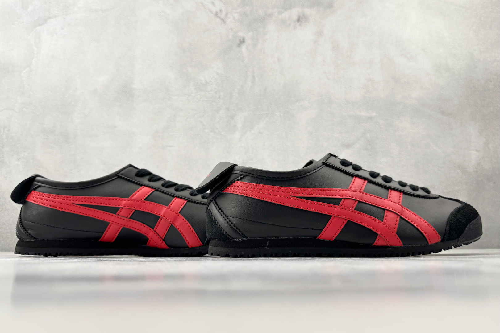 Onitsuka Tiger鬼塚虎 MEXICO 66 黑红色 1183C102-004-Top High Quatity Cheap Sneakers Fashion Clothing Clothes Bags handbags Shoes of all Brand wholesale With The best Quality And Beautiful Price from China Factory Chinese suppliers wholesaler seller Onitsuka Tiger鬼塚虎 MEXICO 66 黑红色 1183C102-004