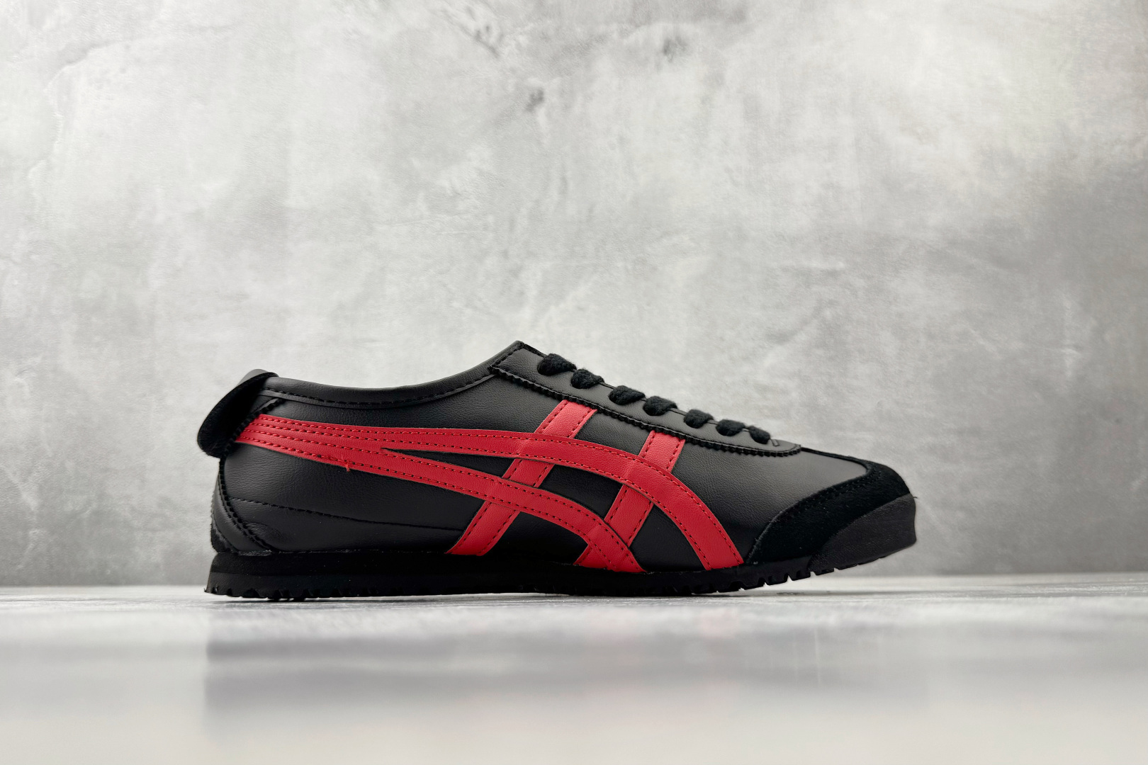 Onitsuka Tiger鬼塚虎 MEXICO 66 黑红色 1183C102-004-Top High Quatity Cheap Sneakers Fashion Clothing Clothes Bags handbags Shoes of all Brand wholesale With The best Quality And Beautiful Price from China Factory Chinese suppliers wholesaler seller Onitsuka Tiger鬼塚虎 MEXICO 66 黑红色 1183C102-004