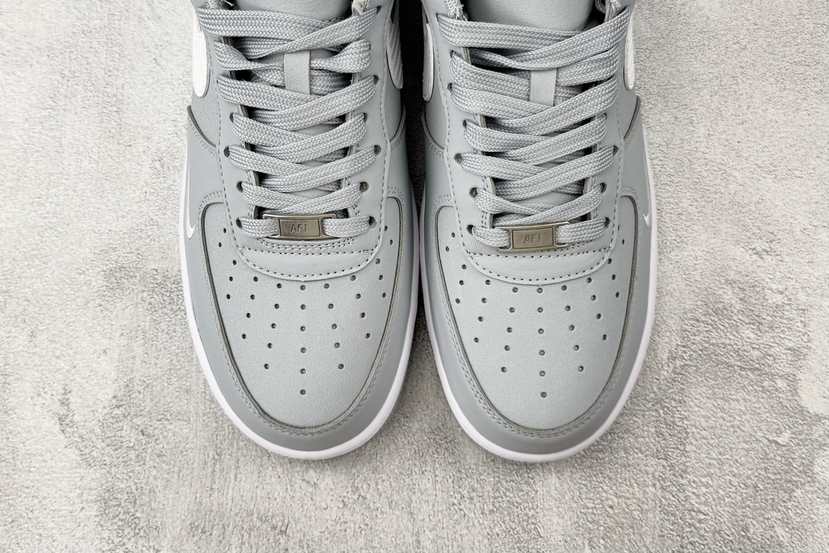 Nike Air Force 1 '07 灰白 IR5599-002