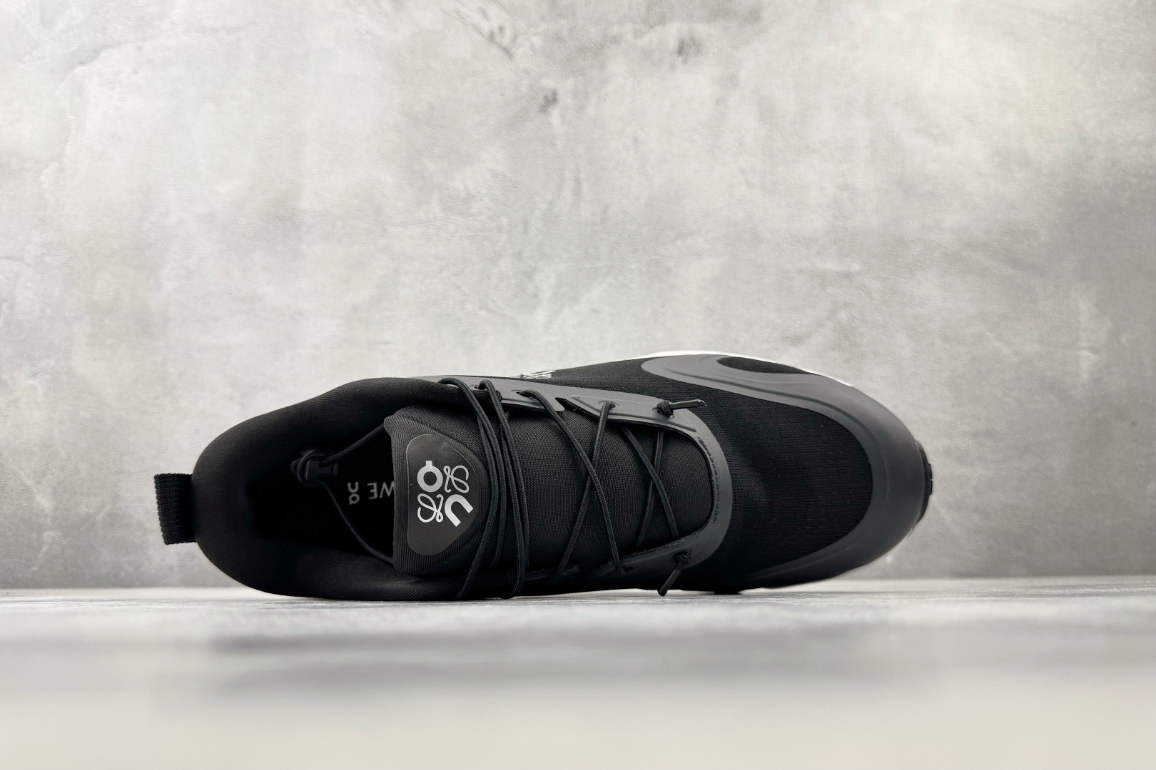 大厂出品 LOEWE罗意威 x On昂跑 联名款 Cloudsolo 黑白 3WF30600299-Top High Quatity Cheap Sneakers Fashion Clothing Clothes Bags handbags Shoes of all Brand wholesale With The best Quality And Beautiful Price from China Factory Chinese suppliers wholesaler seller 大厂出品 LOEWE罗意威 x On昂跑 联名款 Cloudsolo 黑白 3WF30600299