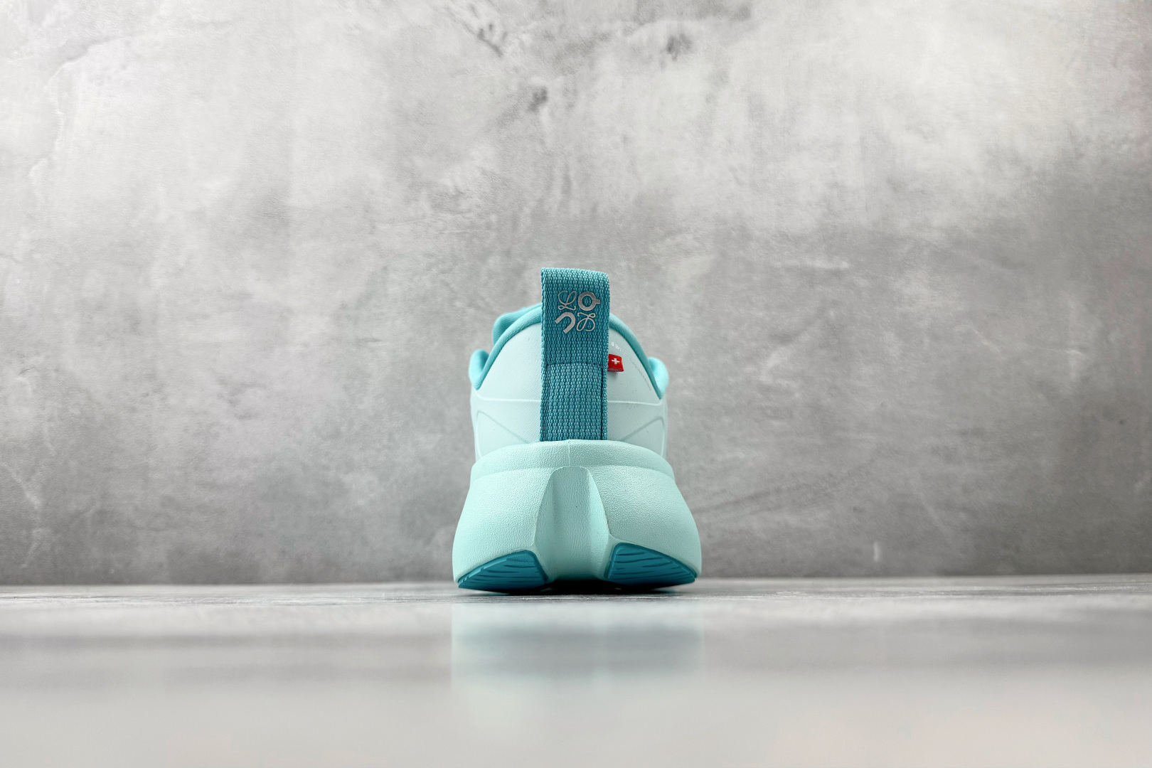 大厂出品 LOEWE罗意威 x On昂跑 联名款 Cloudsolo 淡蓝 3MF3066-Top High Quatity Cheap Sneakers Fashion Clothing Clothes Bags handbags Shoes of all Brand wholesale With The best Quality And Beautiful Price from China Factory Chinese suppliers wholesaler seller 大厂出品 LOEWE罗意威 x On昂跑 联名款 Cloudsolo 淡蓝 3MF3066