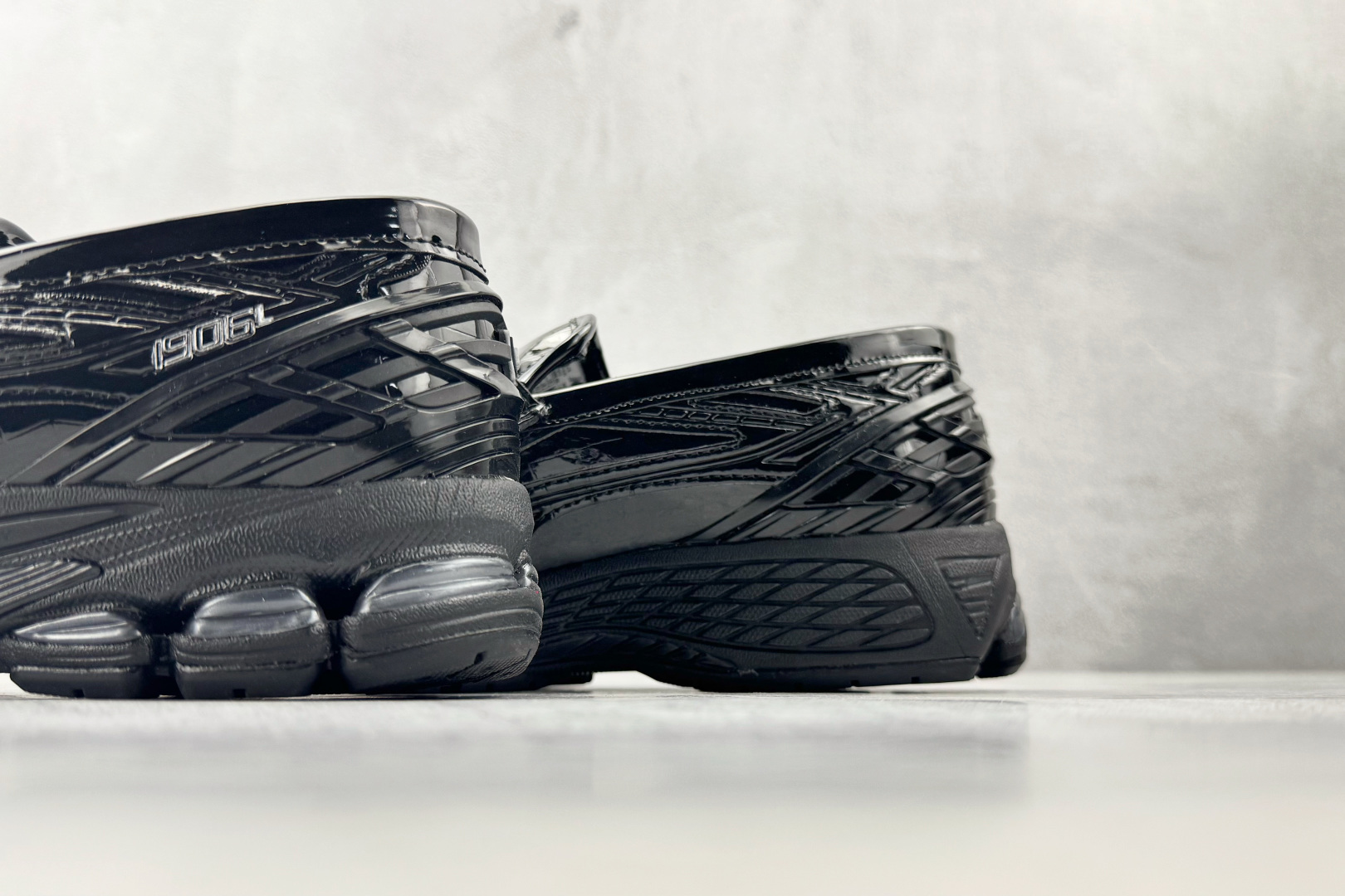 纯原出品 New Balance 1906L 黑色 U1906LCR-Top High Quatity Cheap Sneakers Fashion Clothing Clothes Bags handbags Shoes of all Brand wholesale With The best Quality And Beautiful Price from China Factory Chinese suppliers wholesaler seller 纯原出品 New Balance 1906L 黑色 U1906LCR