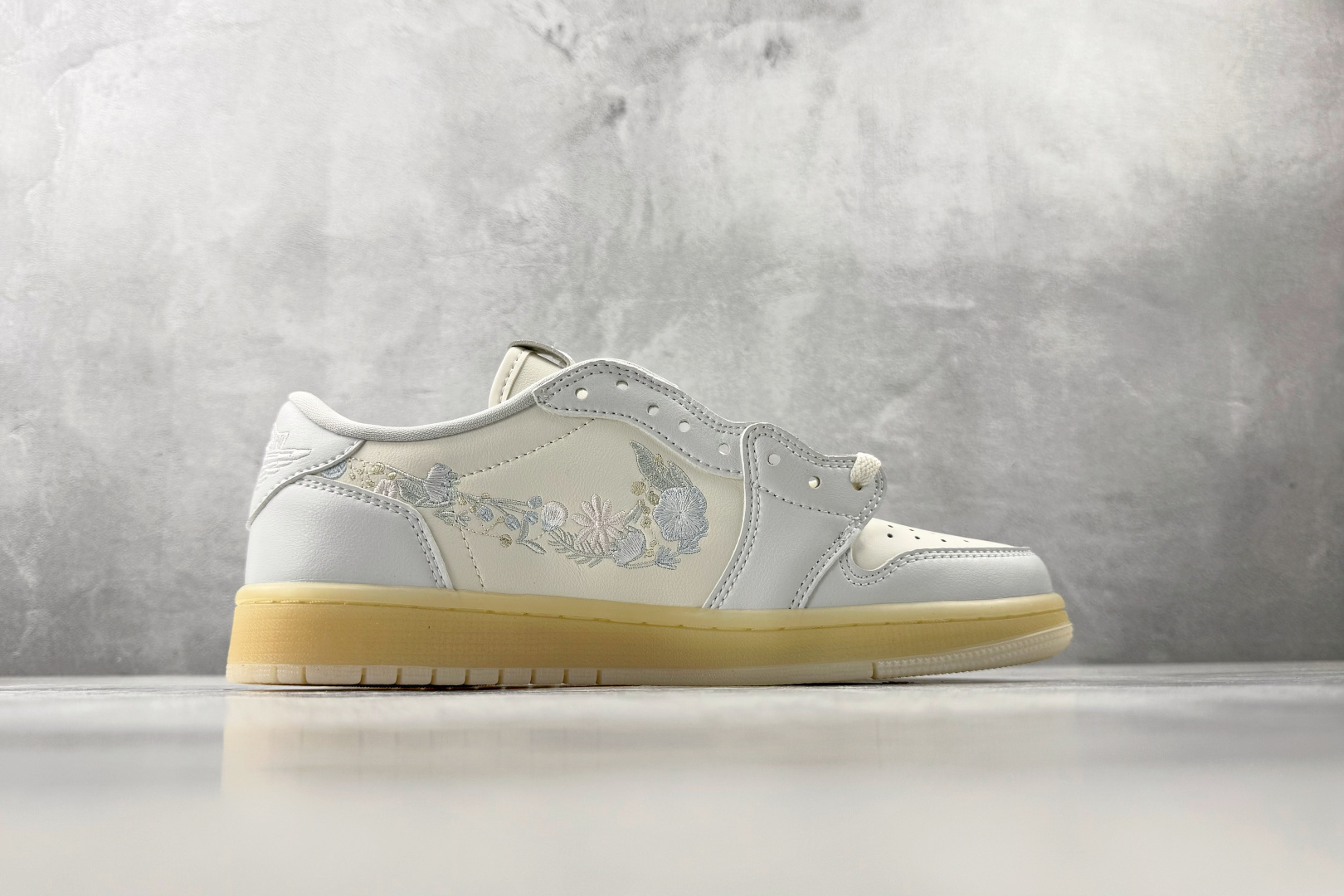 外贸F版最强平替 Jordan Air Jordan 1 Retro Low ”Floral Swoosh” 白色 IF4391-100-Top High Quatity Cheap Sneakers Fashion Clothing Clothes Bags handbags Shoes of all Brand wholesale With The best Quality And Beautiful Price from China Factory Chinese suppliers wholesaler seller 外贸F版最强平替 Jordan Air Jordan 1 Retro Low ”Floral Swoosh” 白色 IF4391-100