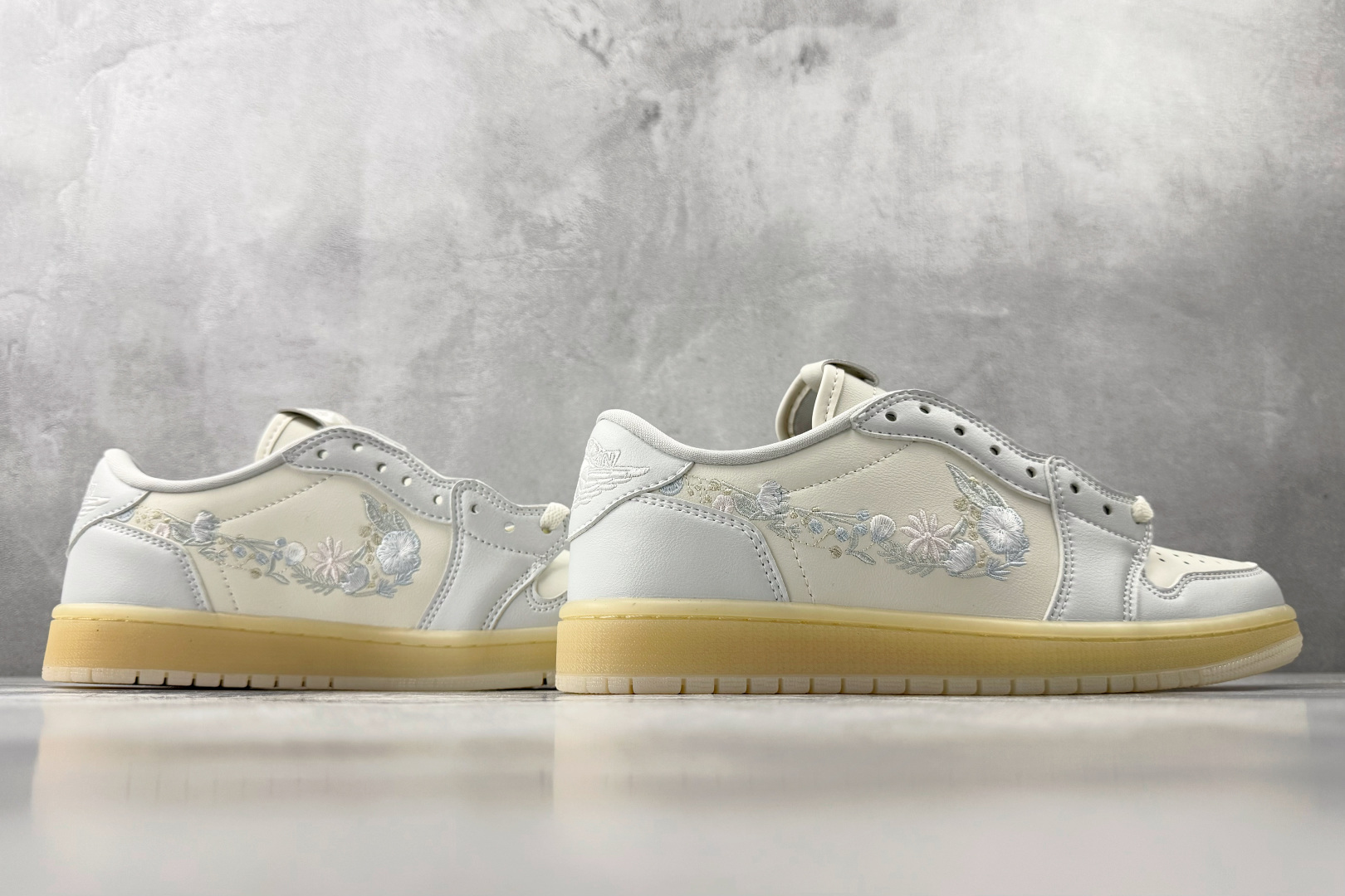 外贸F版最强平替 Jordan Air Jordan 1 Retro Low ”Floral Swoosh” 白色 IF4391-100-Top High Quatity Cheap Sneakers Fashion Clothing Clothes Bags handbags Shoes of all Brand wholesale With The best Quality And Beautiful Price from China Factory Chinese suppliers wholesaler seller 外贸F版最强平替 Jordan Air Jordan 1 Retro Low ”Floral Swoosh” 白色 IF4391-100