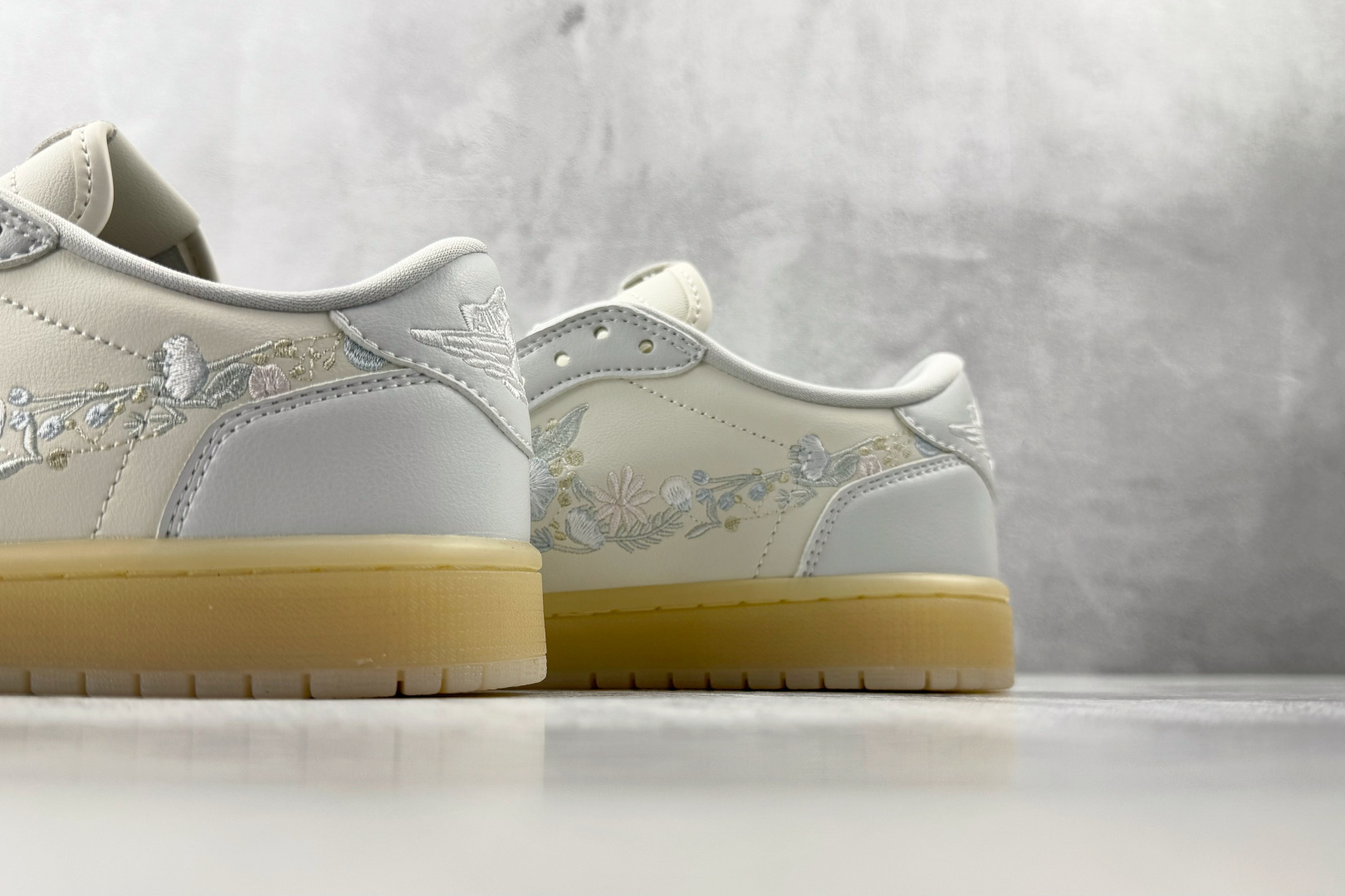 外贸F版最强平替 Jordan Air Jordan 1 Retro Low ”Floral Swoosh” 白色 IF4391-100-Top High Quatity Cheap Sneakers Fashion Clothing Clothes Bags handbags Shoes of all Brand wholesale With The best Quality And Beautiful Price from China Factory Chinese suppliers wholesaler seller 外贸F版最强平替 Jordan Air Jordan 1 Retro Low ”Floral Swoosh” 白色 IF4391-100