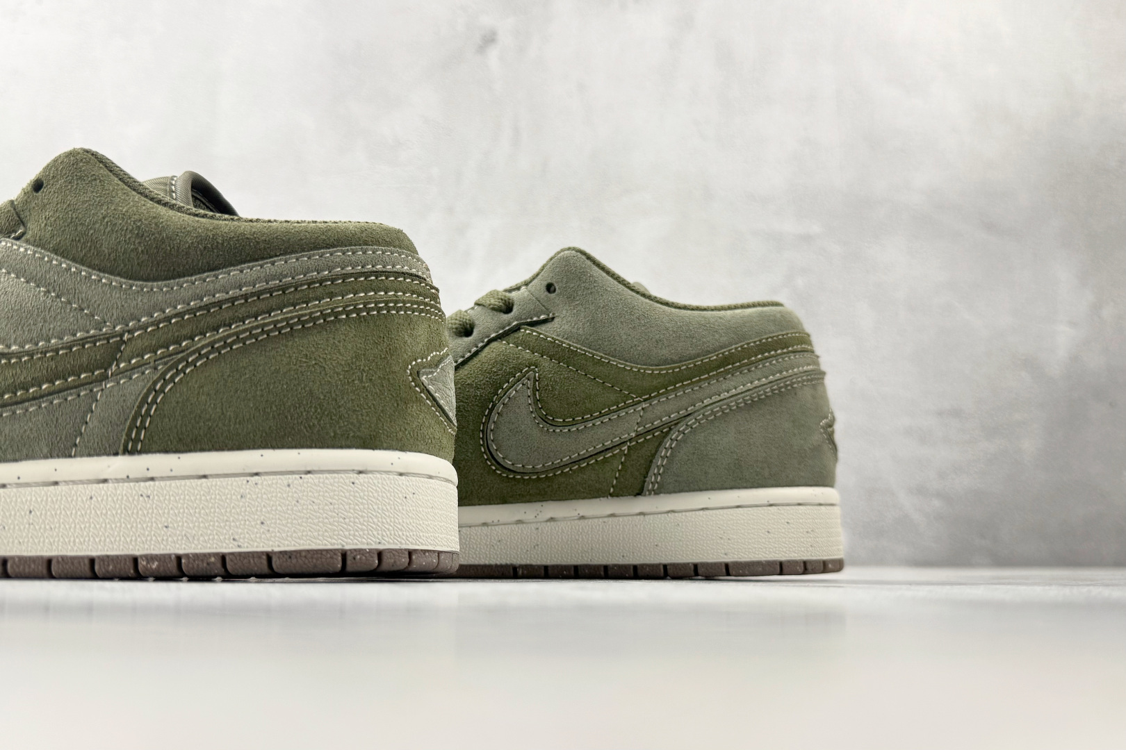 综合版 Jordan Air Jordan 1 绿色 FQ3055-300-Top High Quatity Cheap Sneakers Fashion Clothing Clothes Bags handbags Shoes of all Brand wholesale With The best Quality And Beautiful Price from China Factory Chinese suppliers wholesaler seller 综合版 Jordan Air Jordan 1 绿色 FQ3055-300