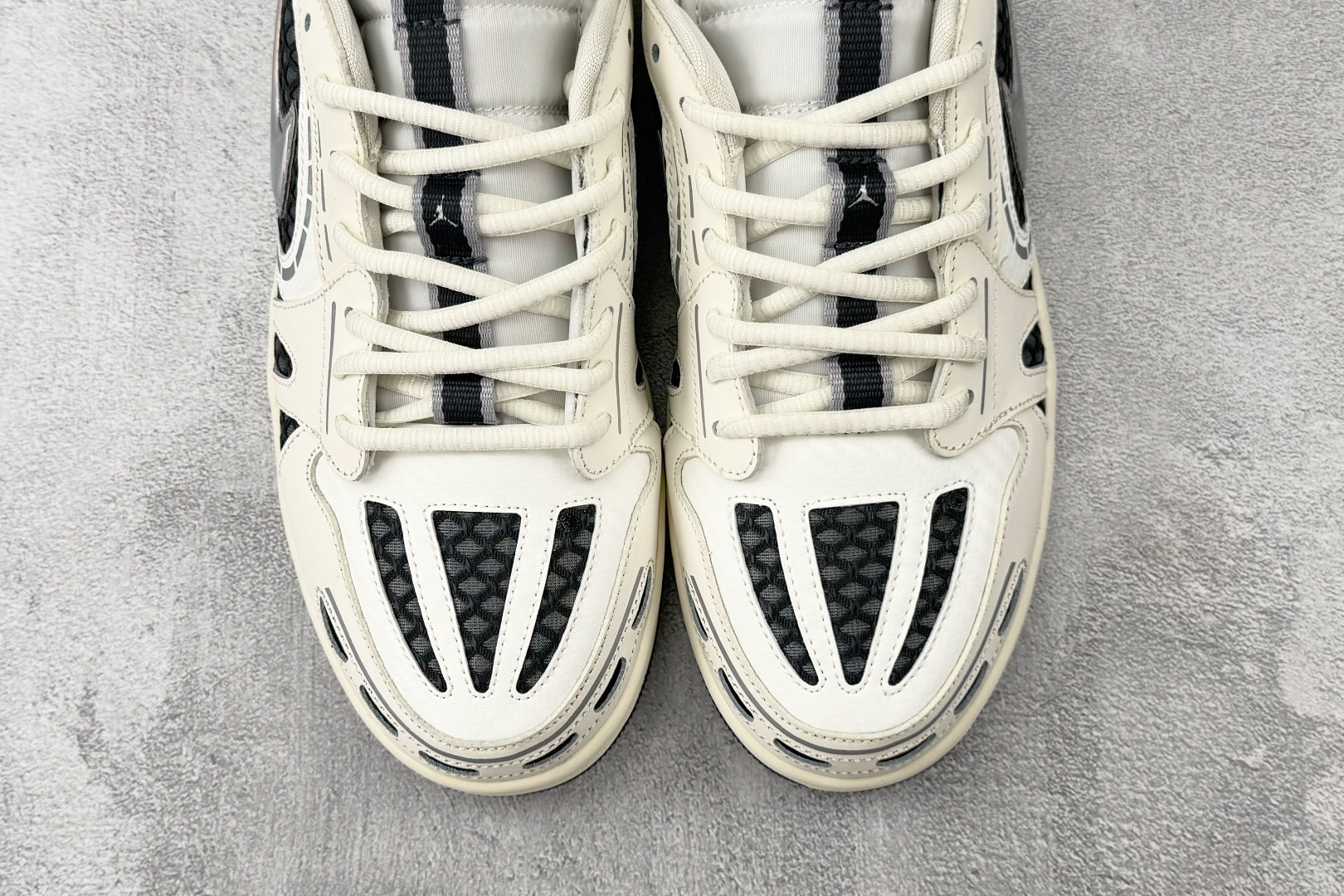 综合版 Jordan Air Jordan 1 Low Method of Make V3 白灰 HQ2186-100-Top High Quatity Cheap Sneakers Fashion Clothing Clothes Bags handbags Shoes of all Brand wholesale With The best Quality And Beautiful Price from China Factory Chinese suppliers wholesaler seller 综合版 Jordan Air Jordan 1 Low Method of Make V3 白灰 HQ2186-100