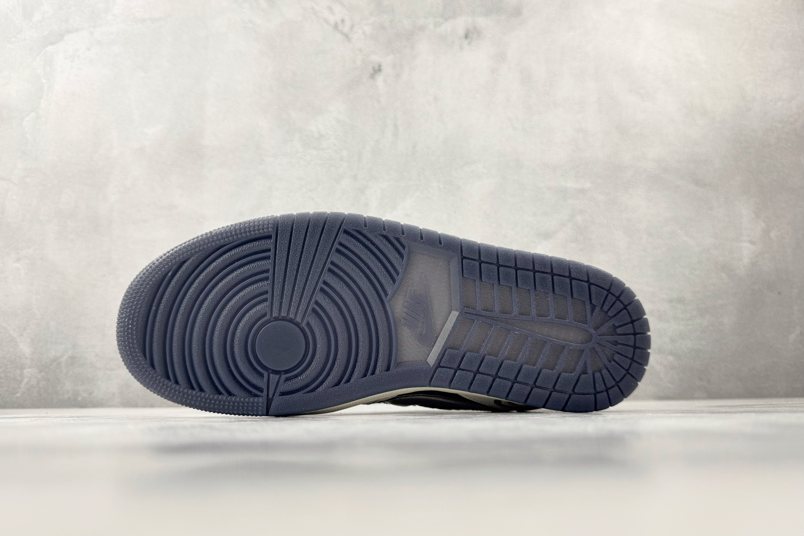 综合版 Jordan Air Jordan 1 Low Method of Make V3 白灰 HQ2186-100-Top High Quatity Cheap Sneakers Fashion Clothing Clothes Bags handbags Shoes of all Brand wholesale With The best Quality And Beautiful Price from China Factory Chinese suppliers wholesaler seller 综合版 Jordan Air Jordan 1 Low Method of Make V3 白灰 HQ2186-100
