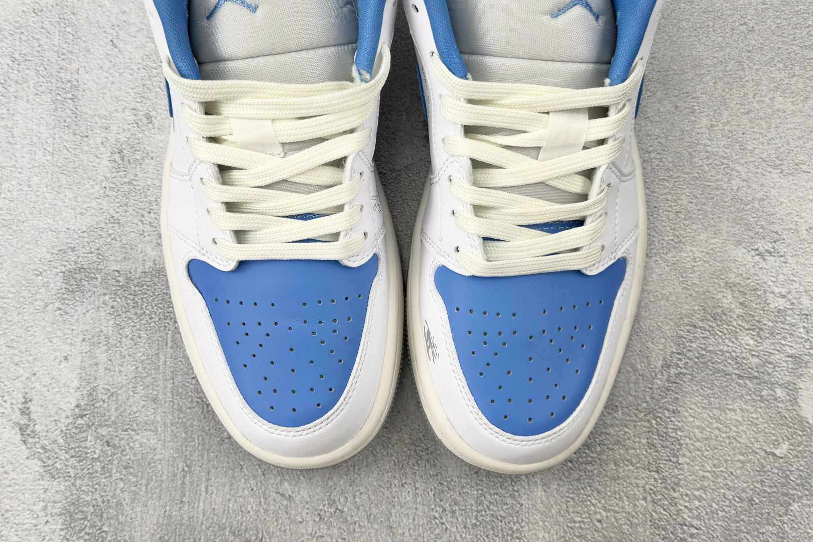 平台爆款 Jordan Air Jordan 1 Low 白蓝 FJ7219-441-Top High Quatity Cheap Sneakers Fashion Clothing Clothes Bags handbags Shoes of all Brand wholesale With The best Quality And Beautiful Price from China Factory Chinese suppliers wholesaler seller 平台爆款 Jordan Air Jordan 1 Low 白蓝 FJ7219-441