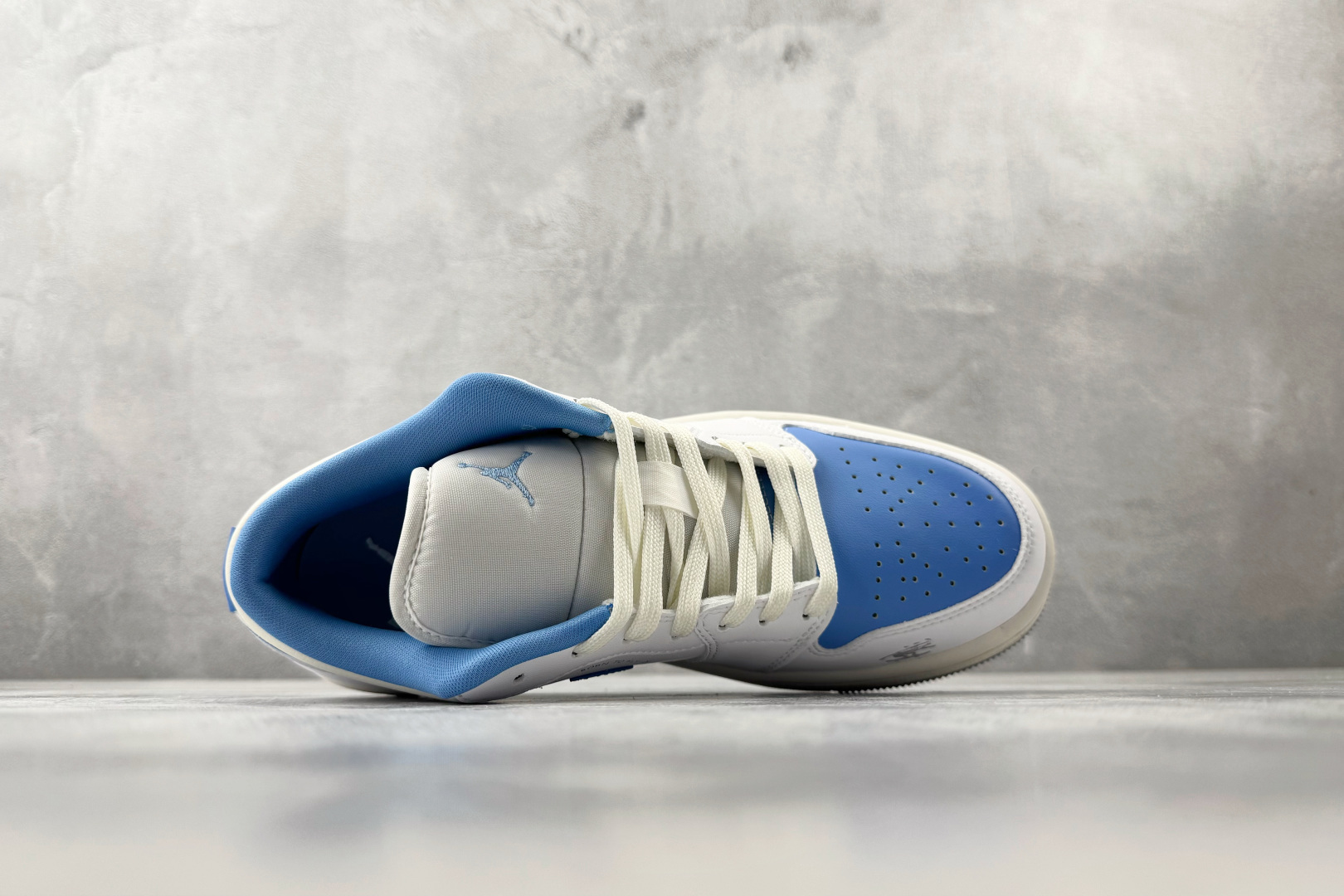 平台爆款 Jordan Air Jordan 1 Low 白蓝 FJ7219-441-Top High Quatity Cheap Sneakers Fashion Clothing Clothes Bags handbags Shoes of all Brand wholesale With The best Quality And Beautiful Price from China Factory Chinese suppliers wholesaler seller 平台爆款 Jordan Air Jordan 1 Low 白蓝 FJ7219-441