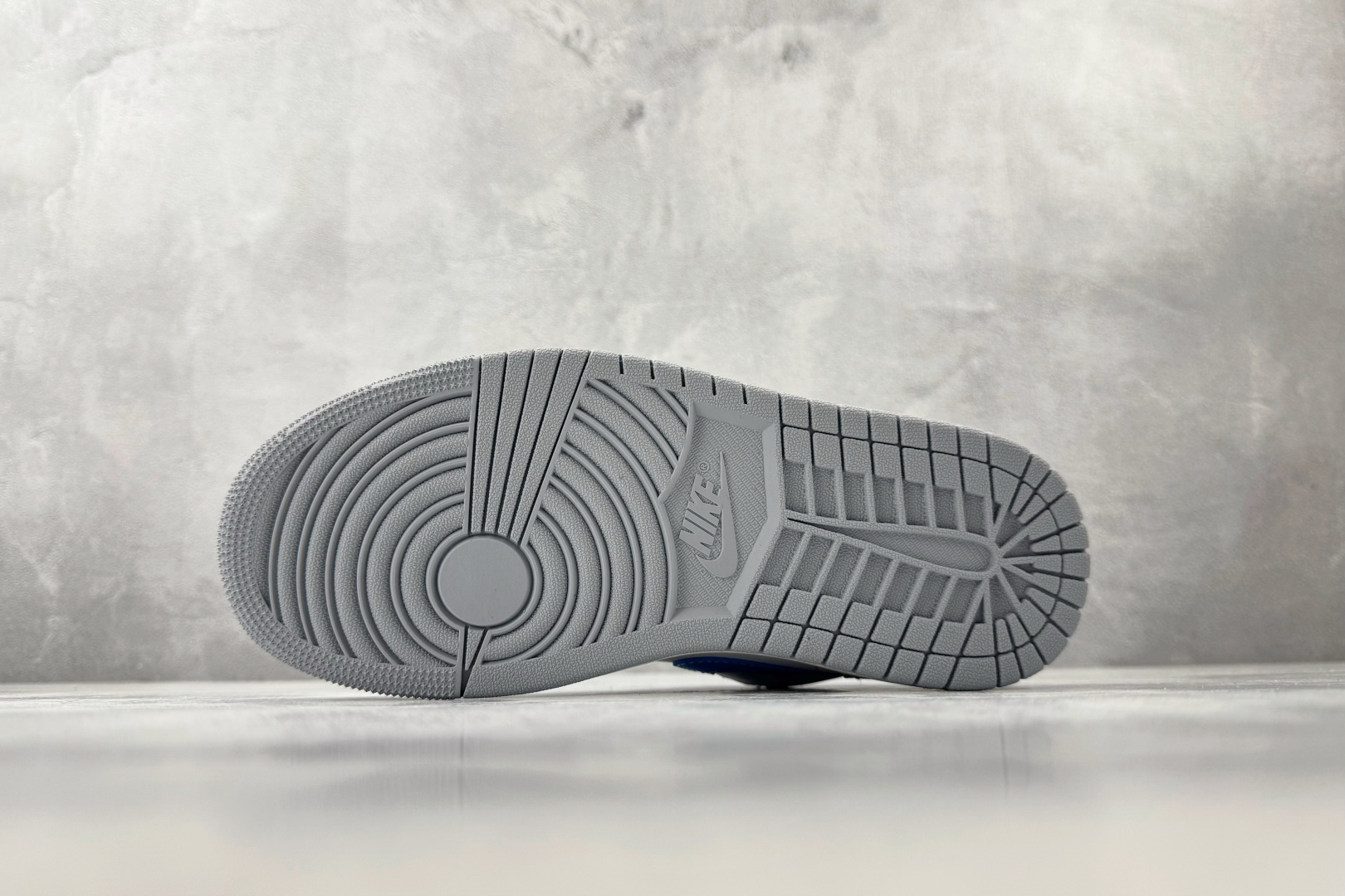 平台爆款 Jordan Air Jordan 1 Low 白蓝 FJ7219-441-Top High Quatity Cheap Sneakers Fashion Clothing Clothes Bags handbags Shoes of all Brand wholesale With The best Quality And Beautiful Price from China Factory Chinese suppliers wholesaler seller 平台爆款 Jordan Air Jordan 1 Low 白蓝 FJ7219-441