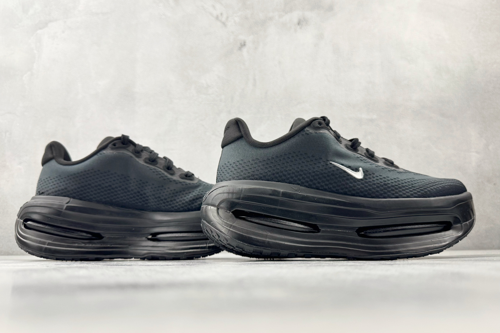 Nike Vomero Premium 黑蓝 IQ0627-001