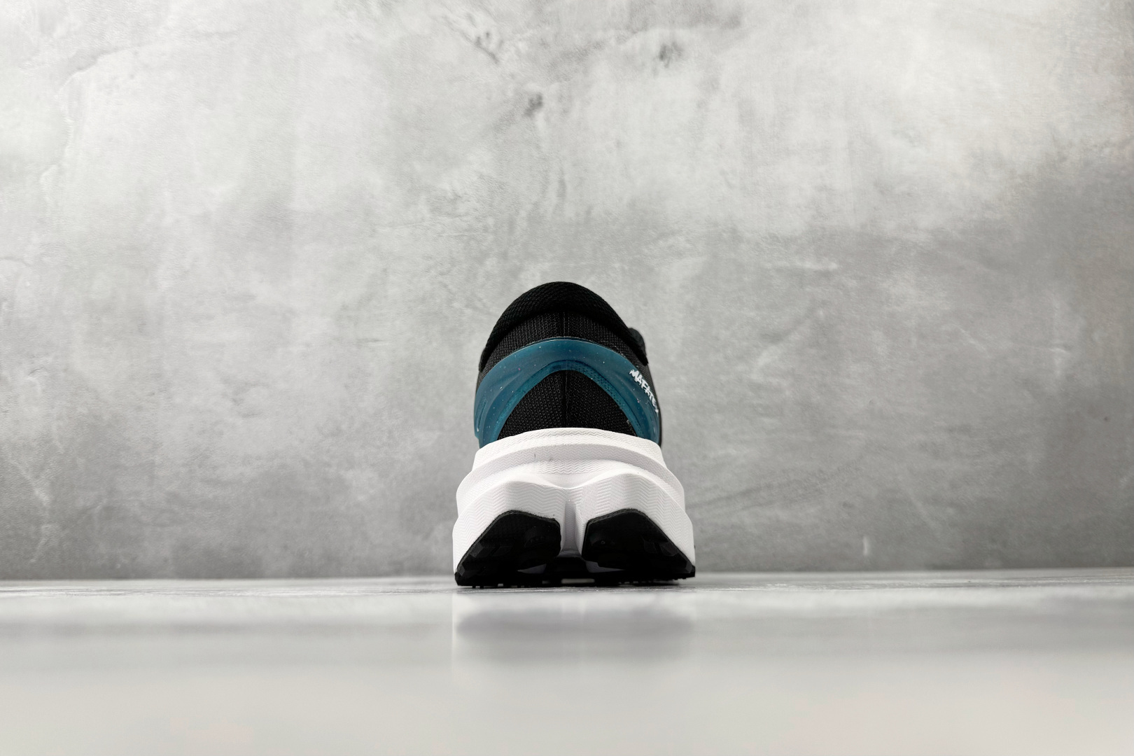 平台专供 HOKA ONE ONE Mafate X VIBRAM MEGAGRIP 黑蓝色 1161990-BKSK-Top High Quatity Cheap Sneakers Fashion Clothing Clothes Bags handbags Shoes of all Brand wholesale With The best Quality And Beautiful Price from China Factory Chinese suppliers wholesaler seller 平台专供 HOKA ONE ONE Mafate X VIBRAM MEGAGRIP 黑蓝色 1161990-BKSK