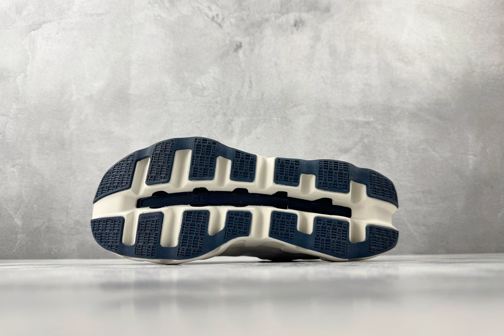 On × KITH K-Tech 1 白藏蓝 3MG1077-Top High Quatity Cheap Sneakers Fashion Clothing Clothes Bags handbags Shoes of all Brand wholesale With The best Quality And Beautiful Price from China Factory Chinese suppliers wholesaler seller On × KITH K-Tech 1 白藏蓝 3MG1077
