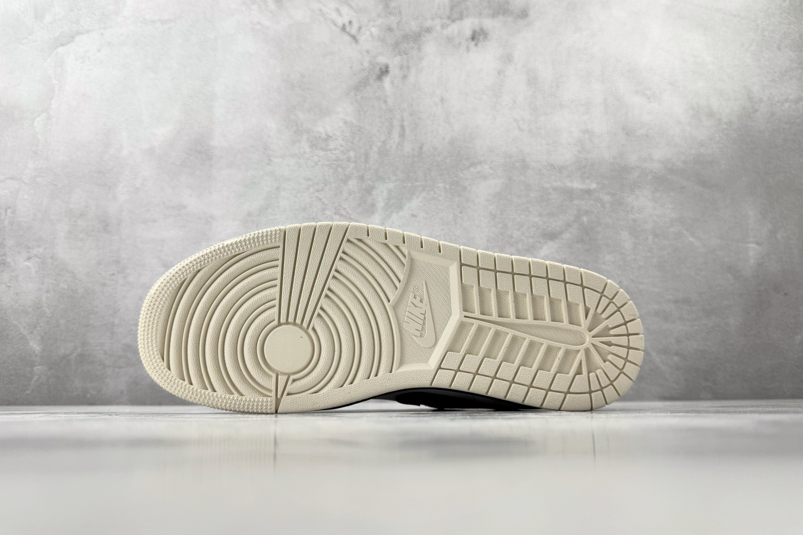 综合版 Jordan Air Jordan 1 Low 白色 IV5325-133