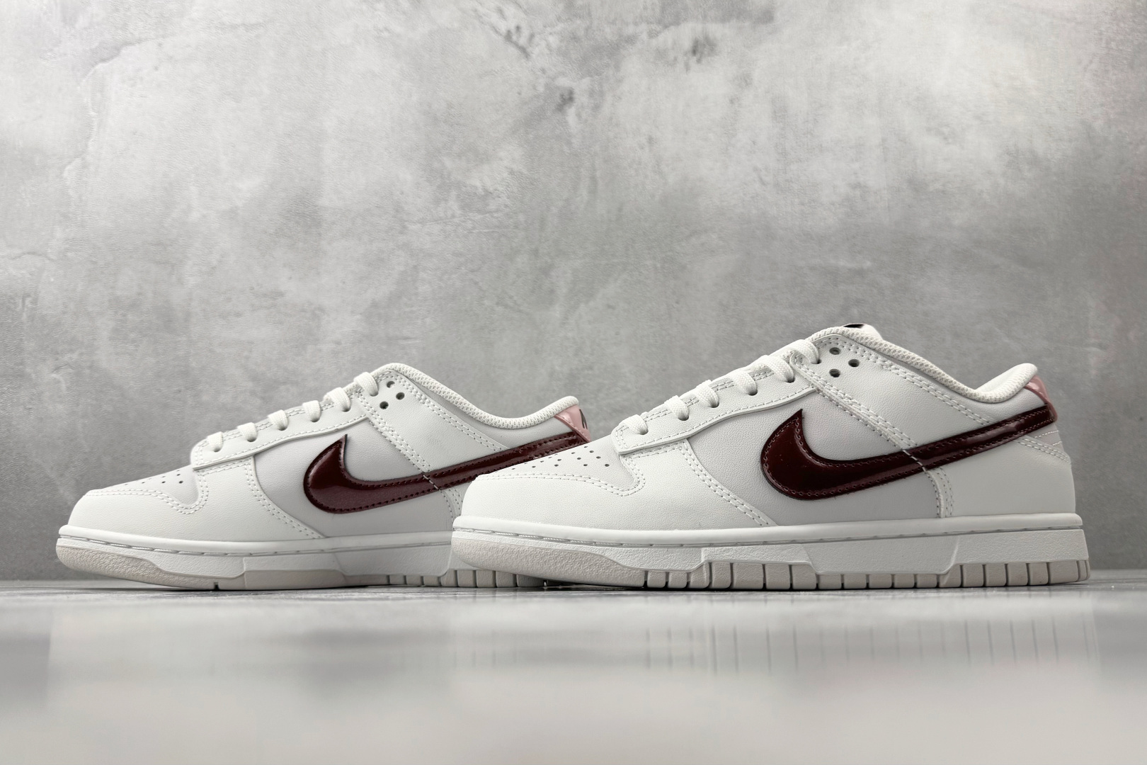 Nike Dunk Low 白红 IM6025-121-Top High Quatity Cheap Sneakers Fashion Clothing Clothes Bags handbags Shoes of all Brand wholesale With The best Quality And Beautiful Price from China Factory Chinese suppliers wholesaler seller Nike Dunk Low 白红 IM6025-121