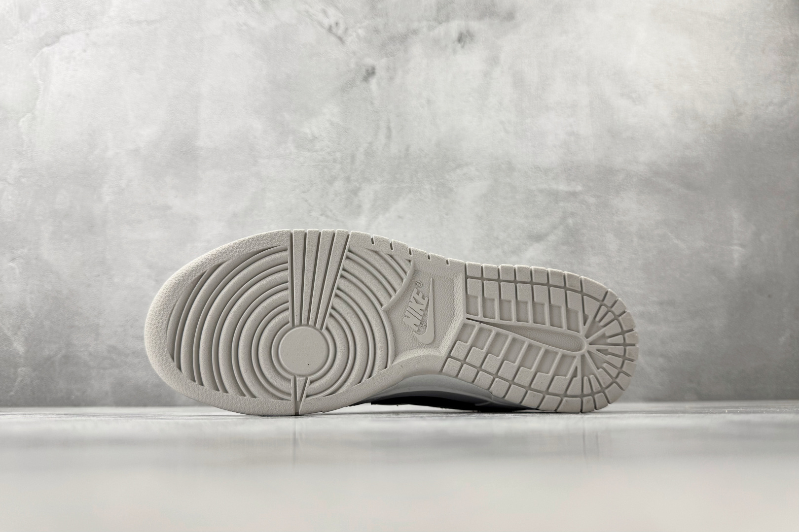 Nike Dunk Low 白红 IM6025-121-Top High Quatity Cheap Sneakers Fashion Clothing Clothes Bags handbags Shoes of all Brand wholesale With The best Quality And Beautiful Price from China Factory Chinese suppliers wholesaler seller Nike Dunk Low 白红 IM6025-121