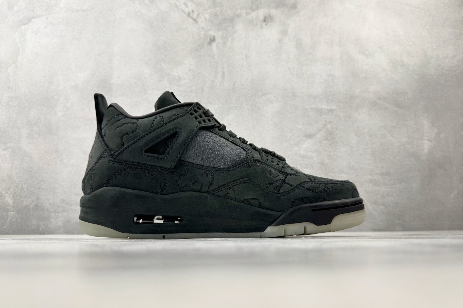 圈内最强四代 独家外贸特供 Jordan Air Jordan 4 kaws black 黑 930155-001