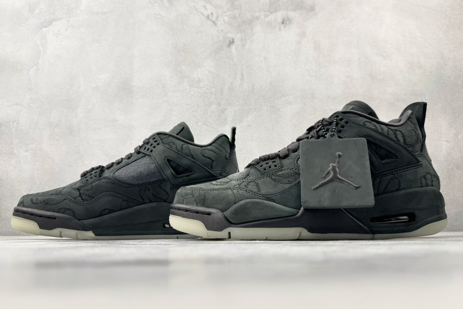 圈内最强四代 独家外贸特供 Jordan Air Jordan 4 kaws black 黑 930155-001