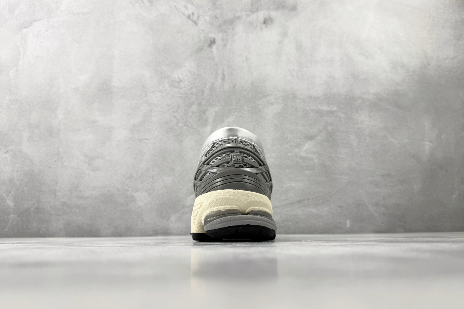 纯原出品 New Balance 1906L 银灰 U1906LAE-Top High Quatity Cheap Sneakers Fashion Clothing Clothes Bags handbags Shoes of all Brand wholesale With The best Quality And Beautiful Price from China Factory Chinese suppliers wholesaler seller 纯原出品 New Balance 1906L 银灰 U1906LAE
